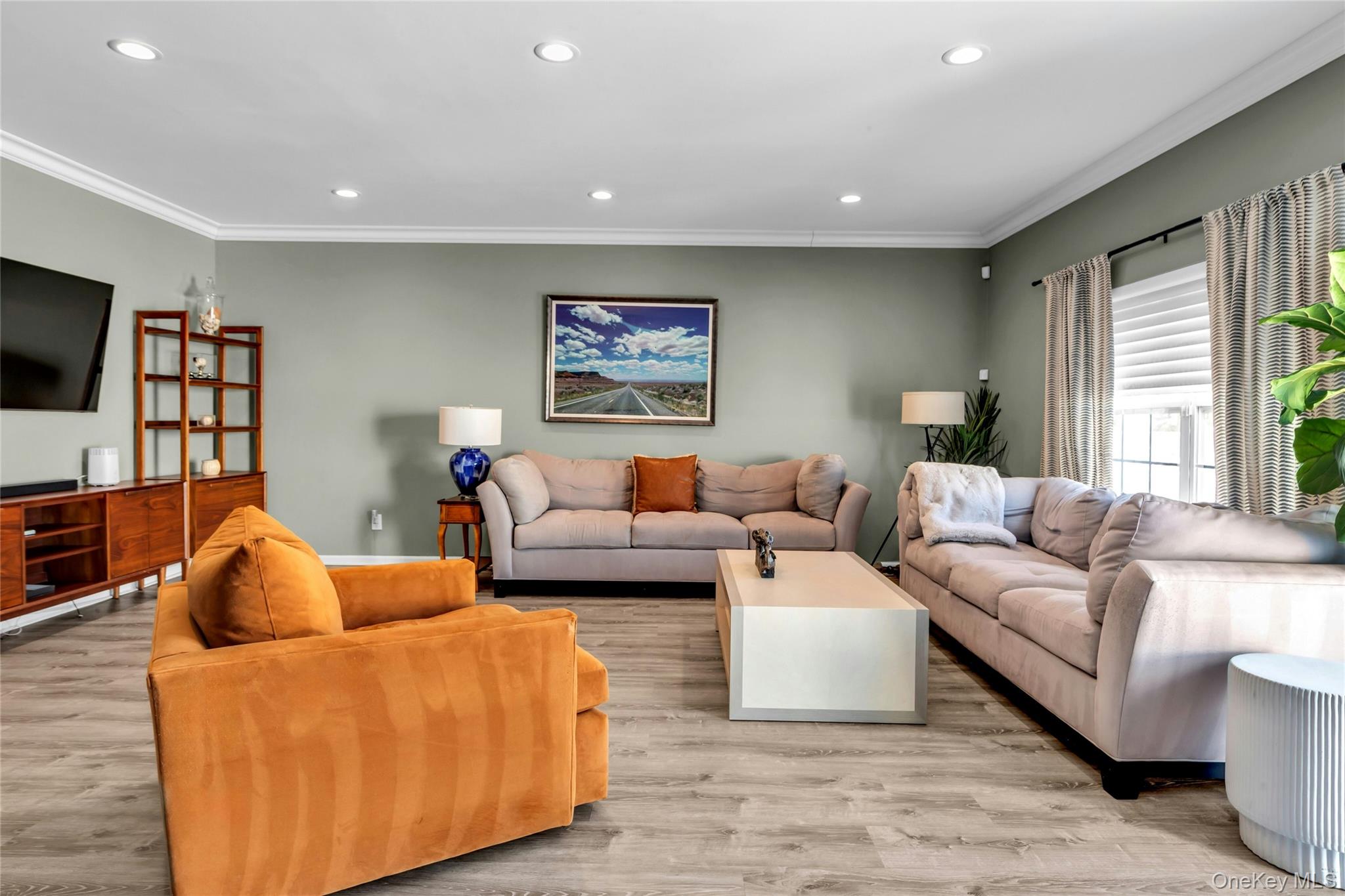 110 Brattle Circle, Melville, NY 11747