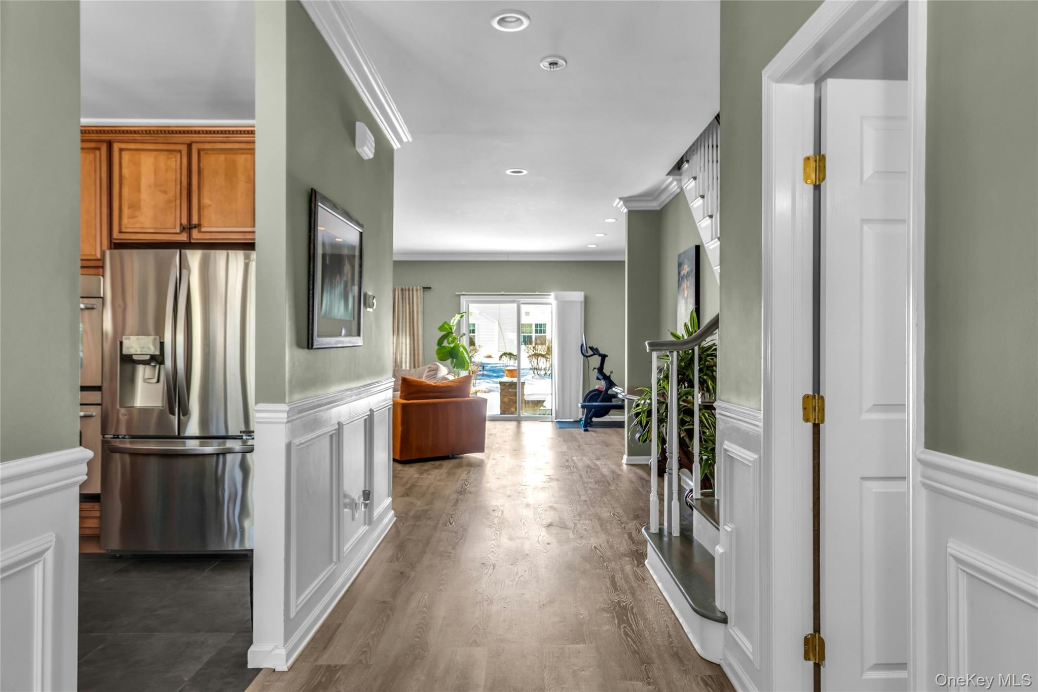 110 Brattle Circle, Melville, NY 11747