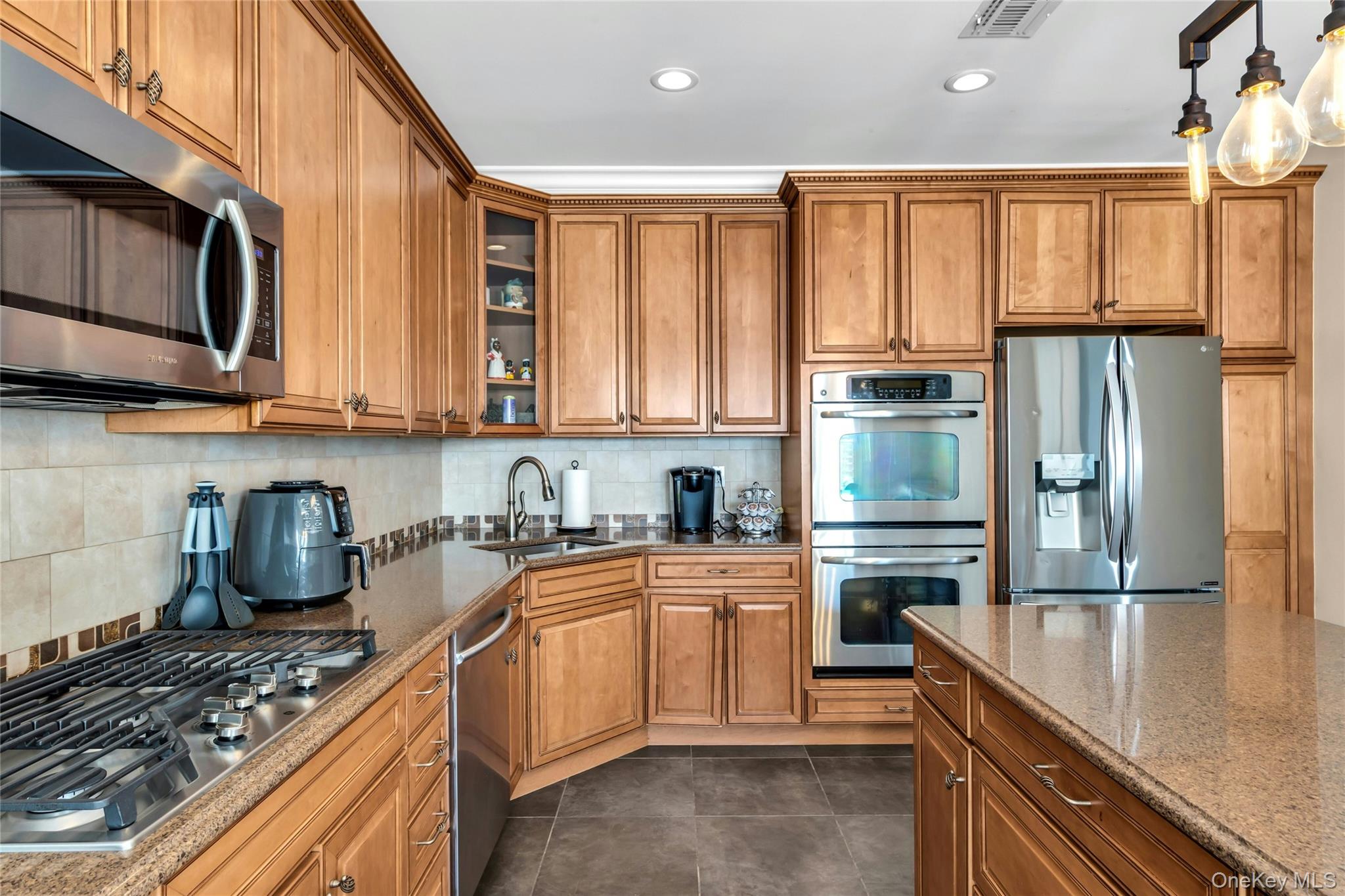 110 Brattle Circle, Melville, NY 11747