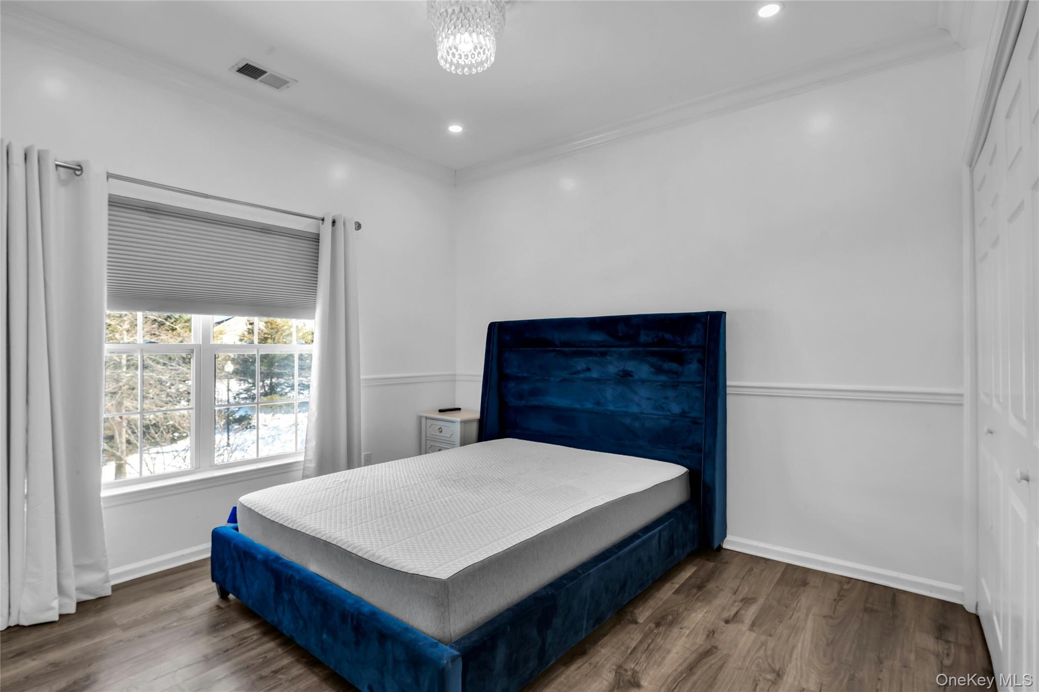 110 Brattle Circle, Melville, NY 11747