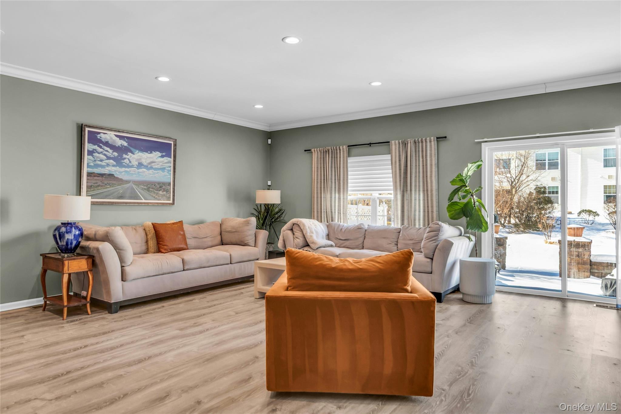 110 Brattle Circle, Melville, NY 11747