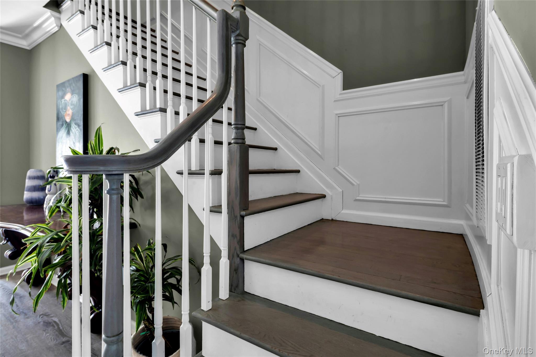 110 Brattle Circle, Melville, NY 11747