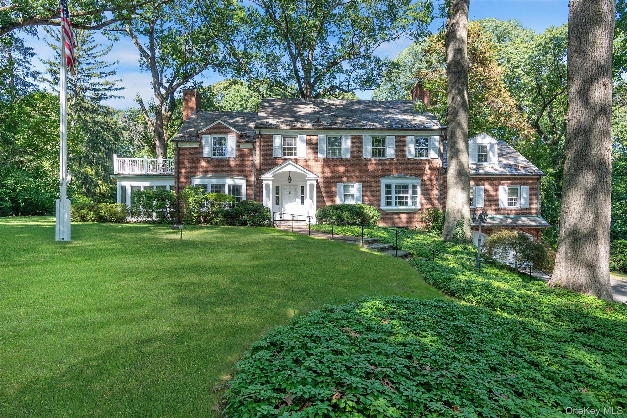 3 Barkers Point Road, Port Washington, NY 11050