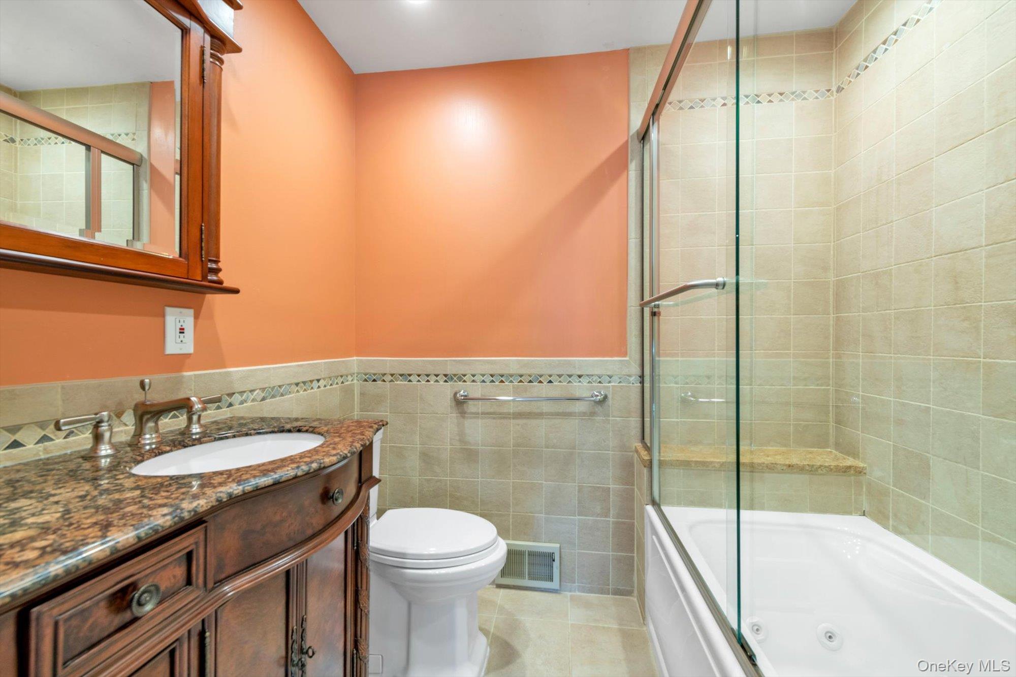 3 Barkers Point Road, Sands Point, NY 11050