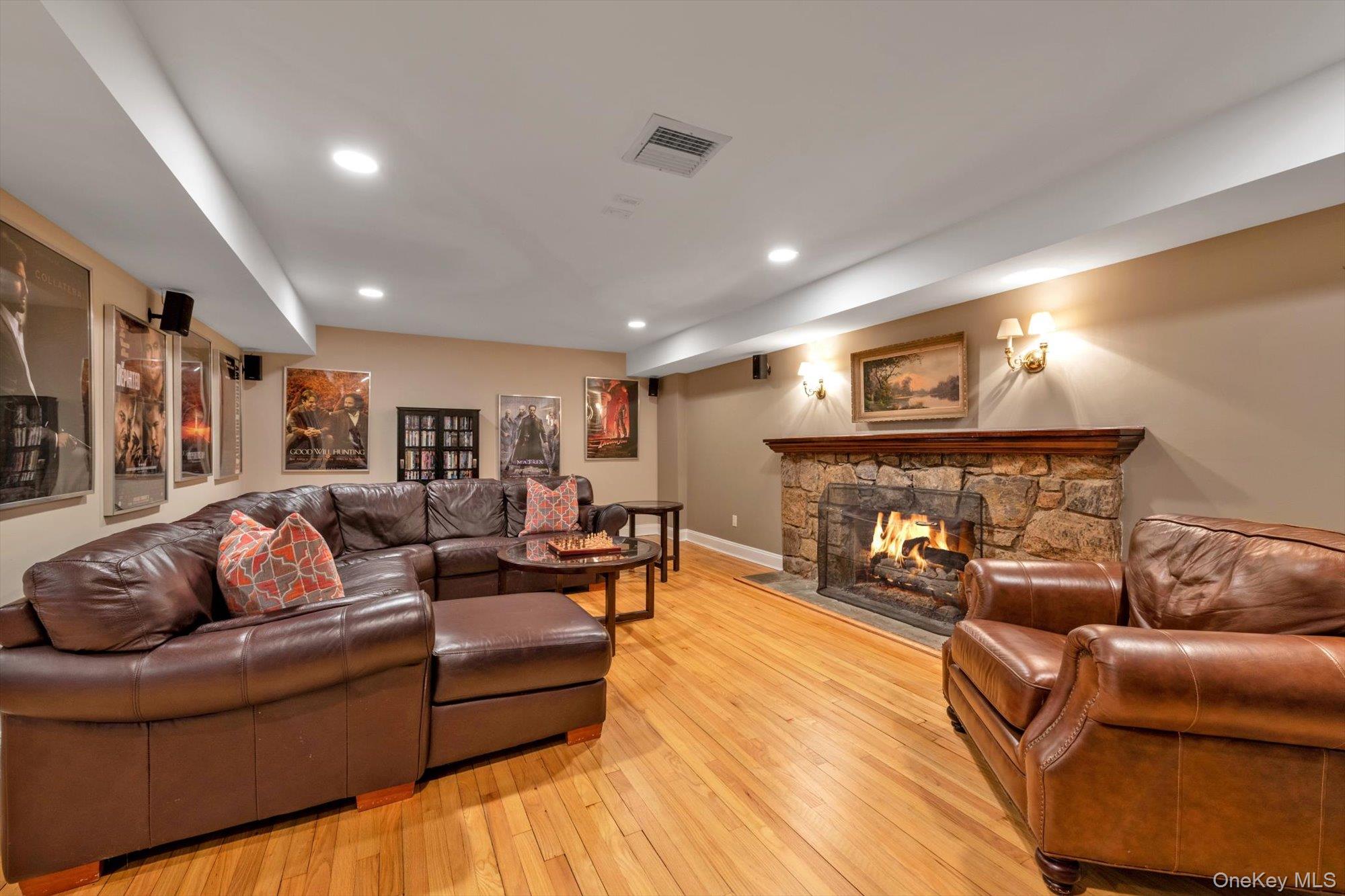 3 Barkers Point Road, Sands Point, NY 11050