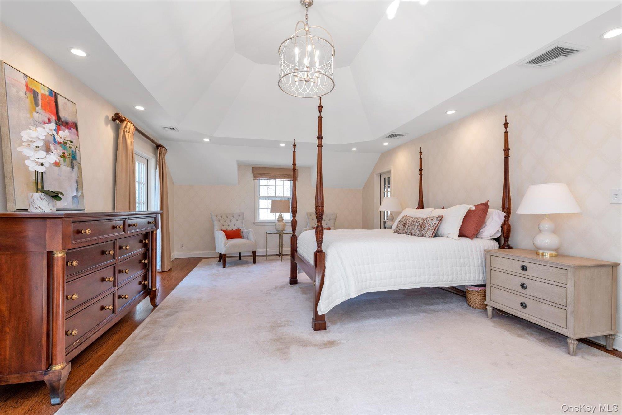 3 Barkers Point Road, Sands Point, NY 11050