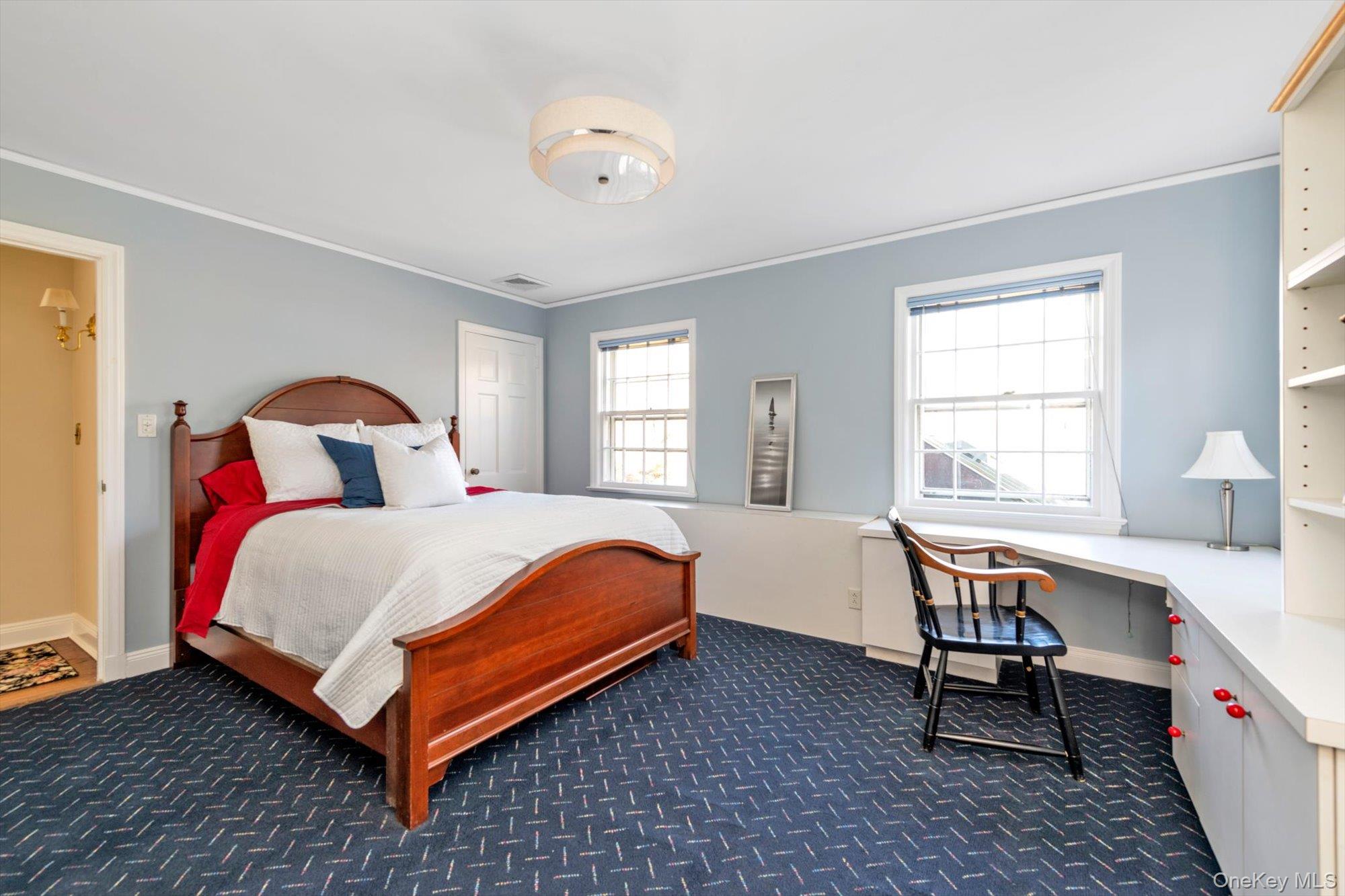 3 Barkers Point Road, Sands Point, NY 11050