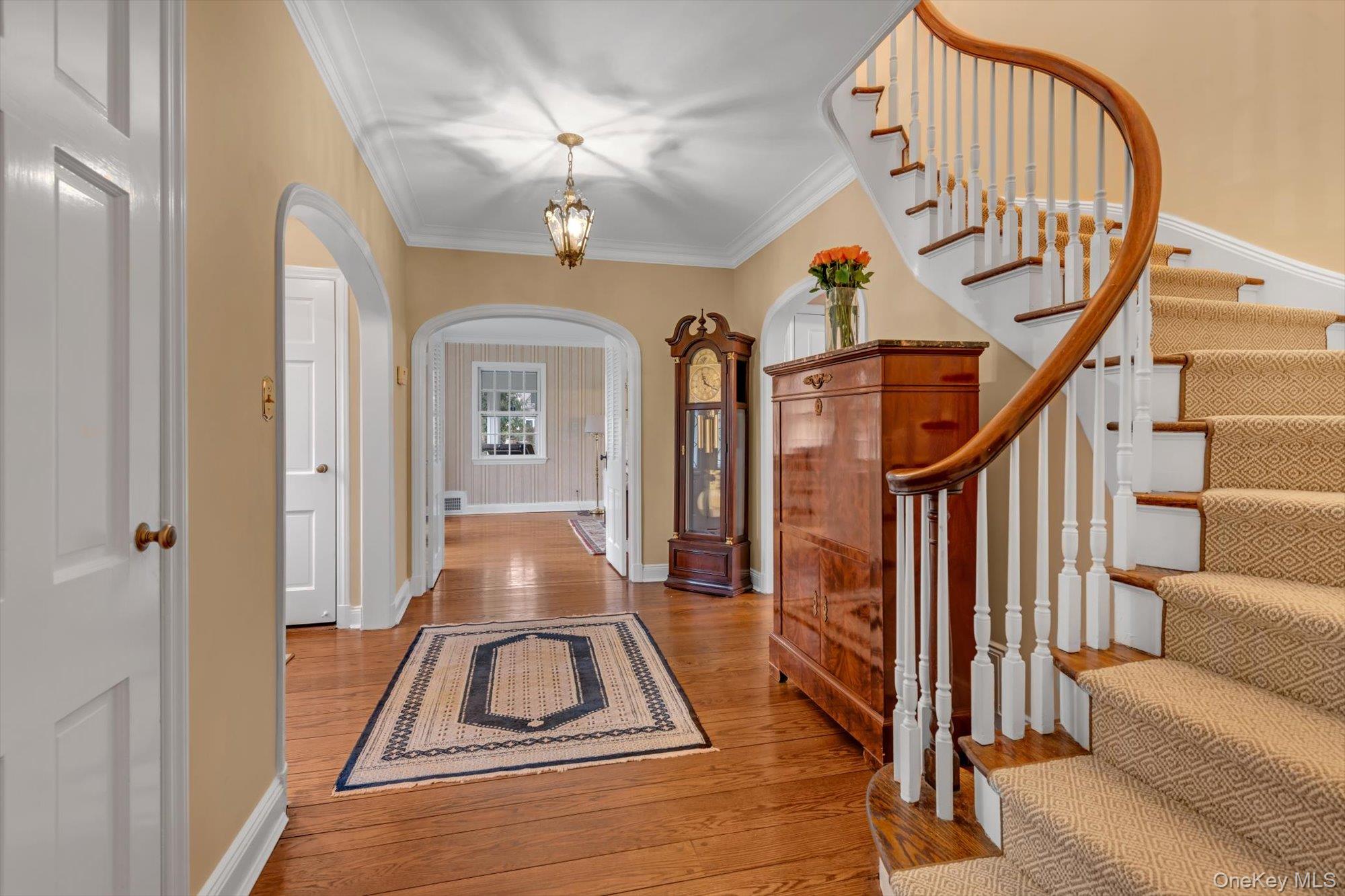 3 Barkers Point Road, Port Washington, NY 11050