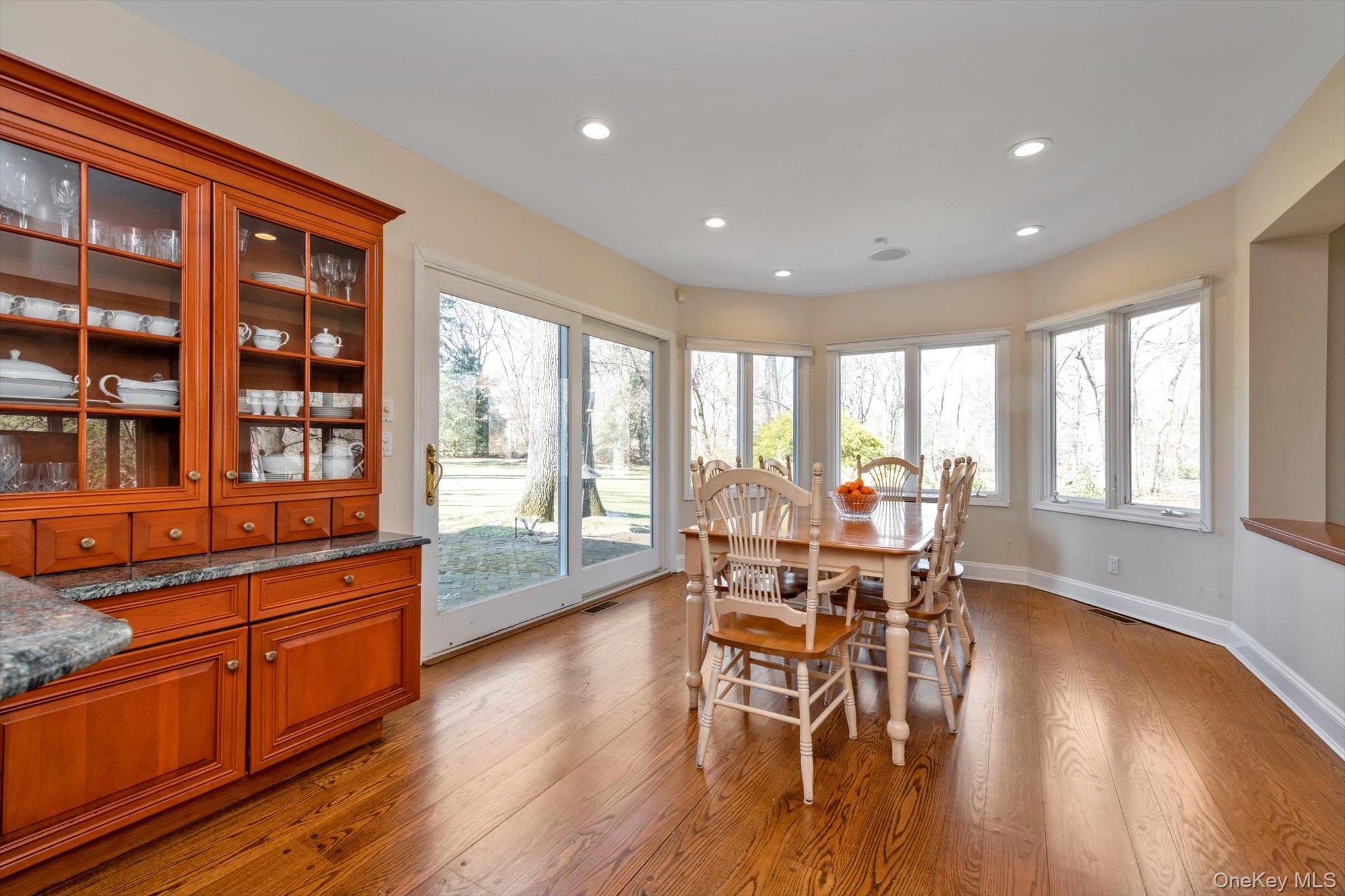 3 Barkers Point Road, Sands Point, NY 11050