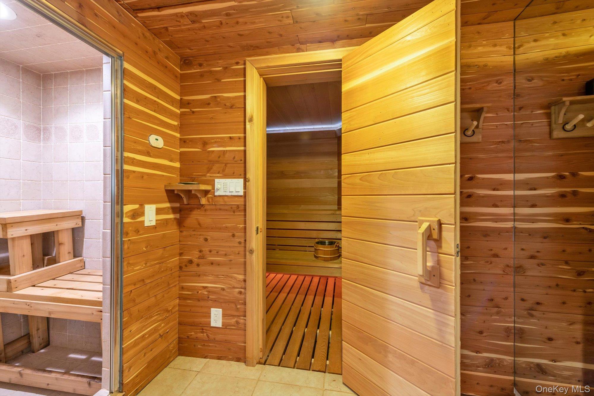 3 Barkers Point Road, Sands Point, NY 11050