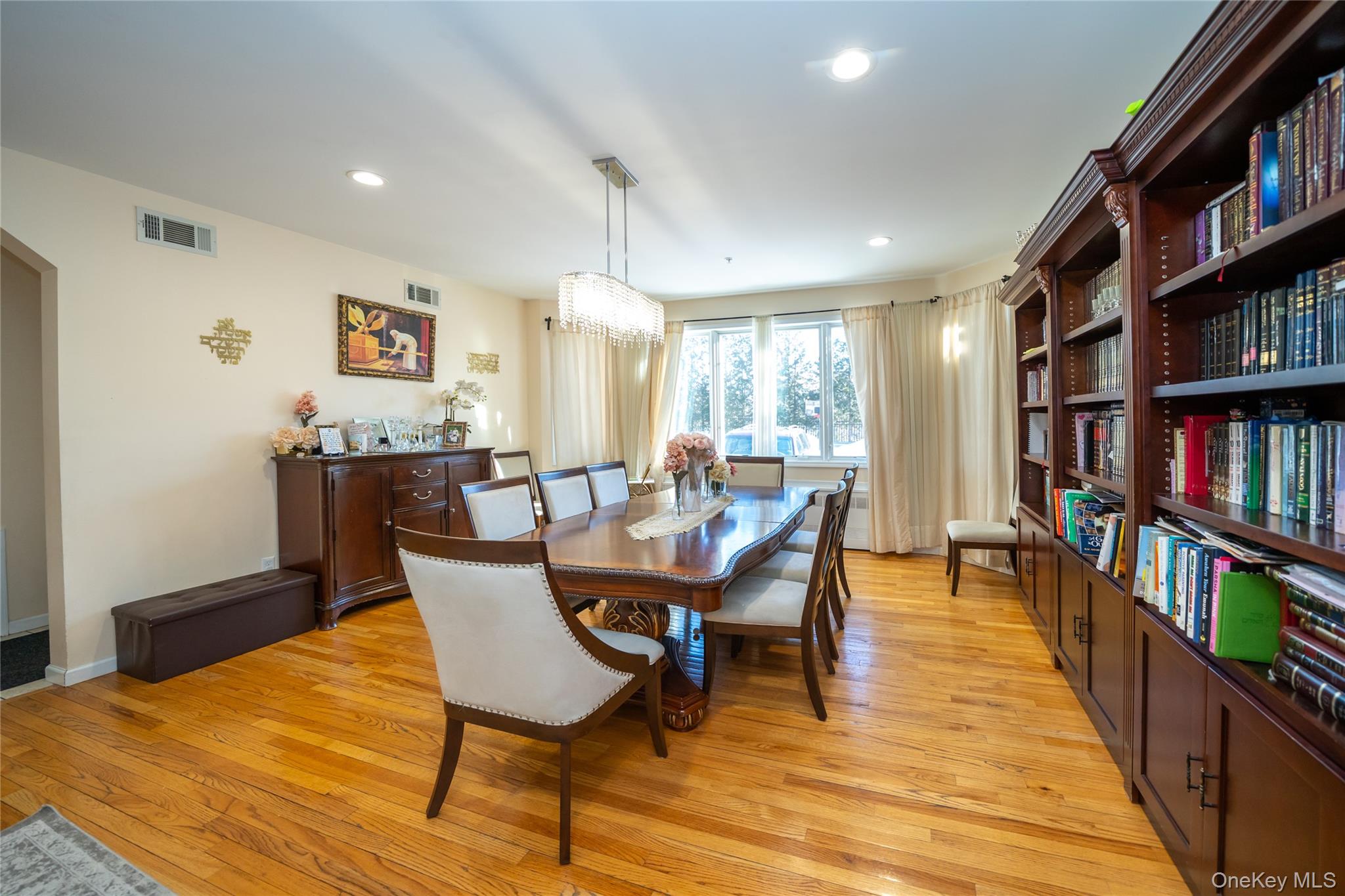 4 Rose Garden Way # 102, Monsey, NY 10952