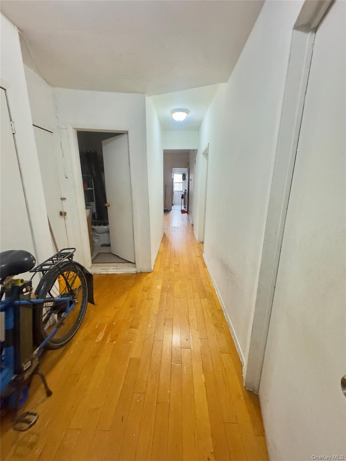 10460 Roosevelt Avenue, Corona, NY 11368