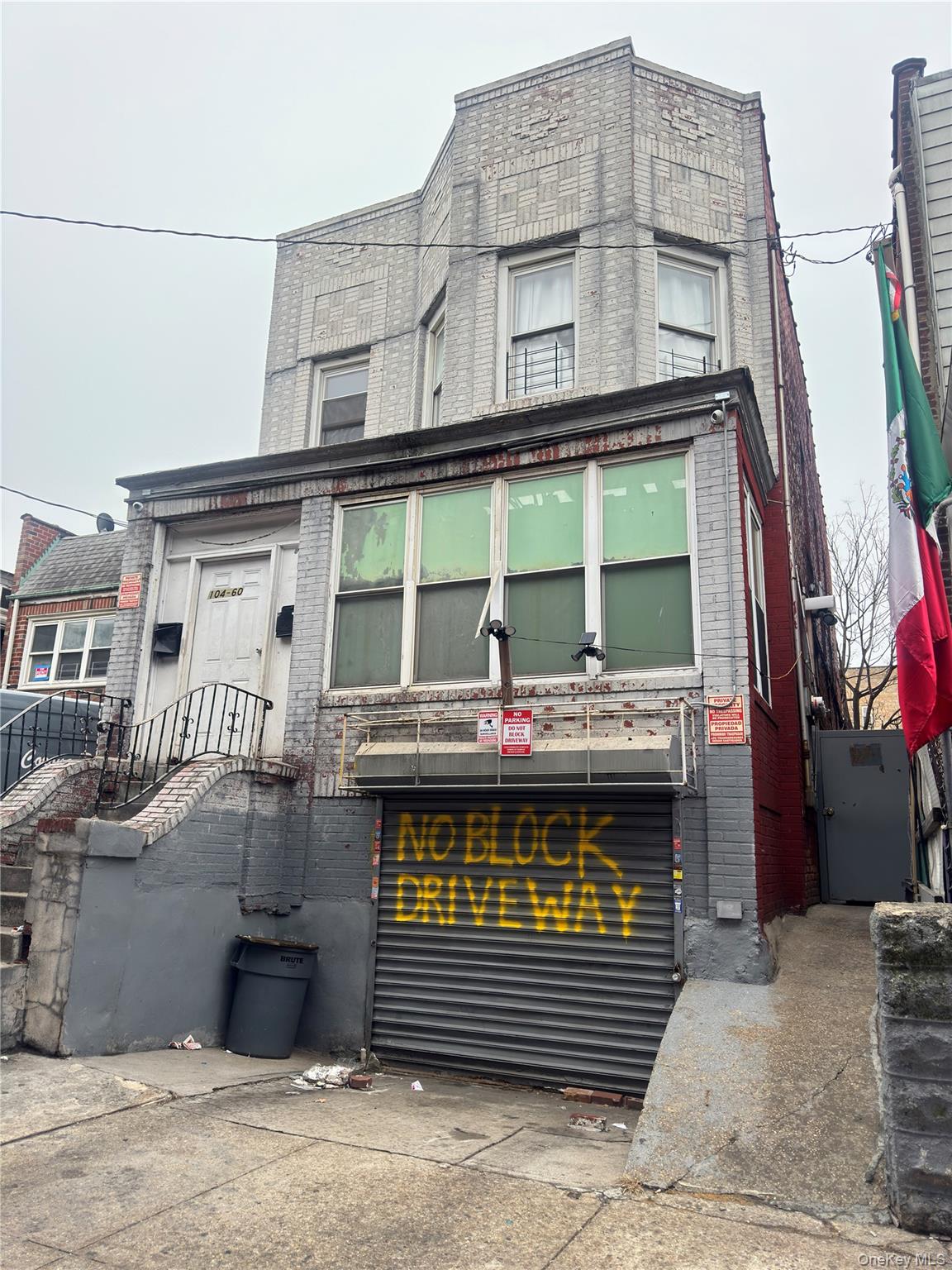 10460 Roosevelt Avenue, Corona, NY 11368