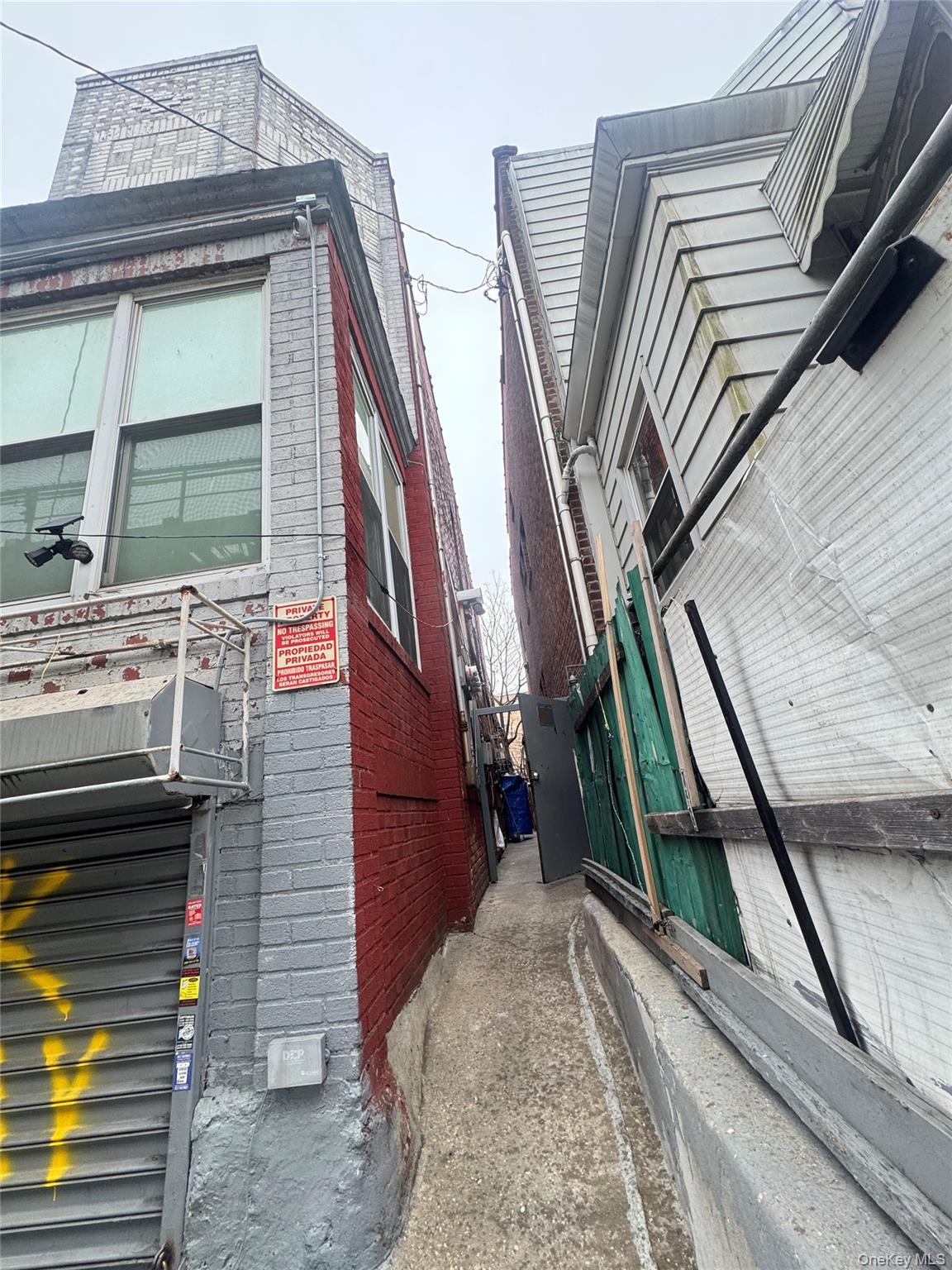 10460 Roosevelt Avenue, Corona, NY 11368