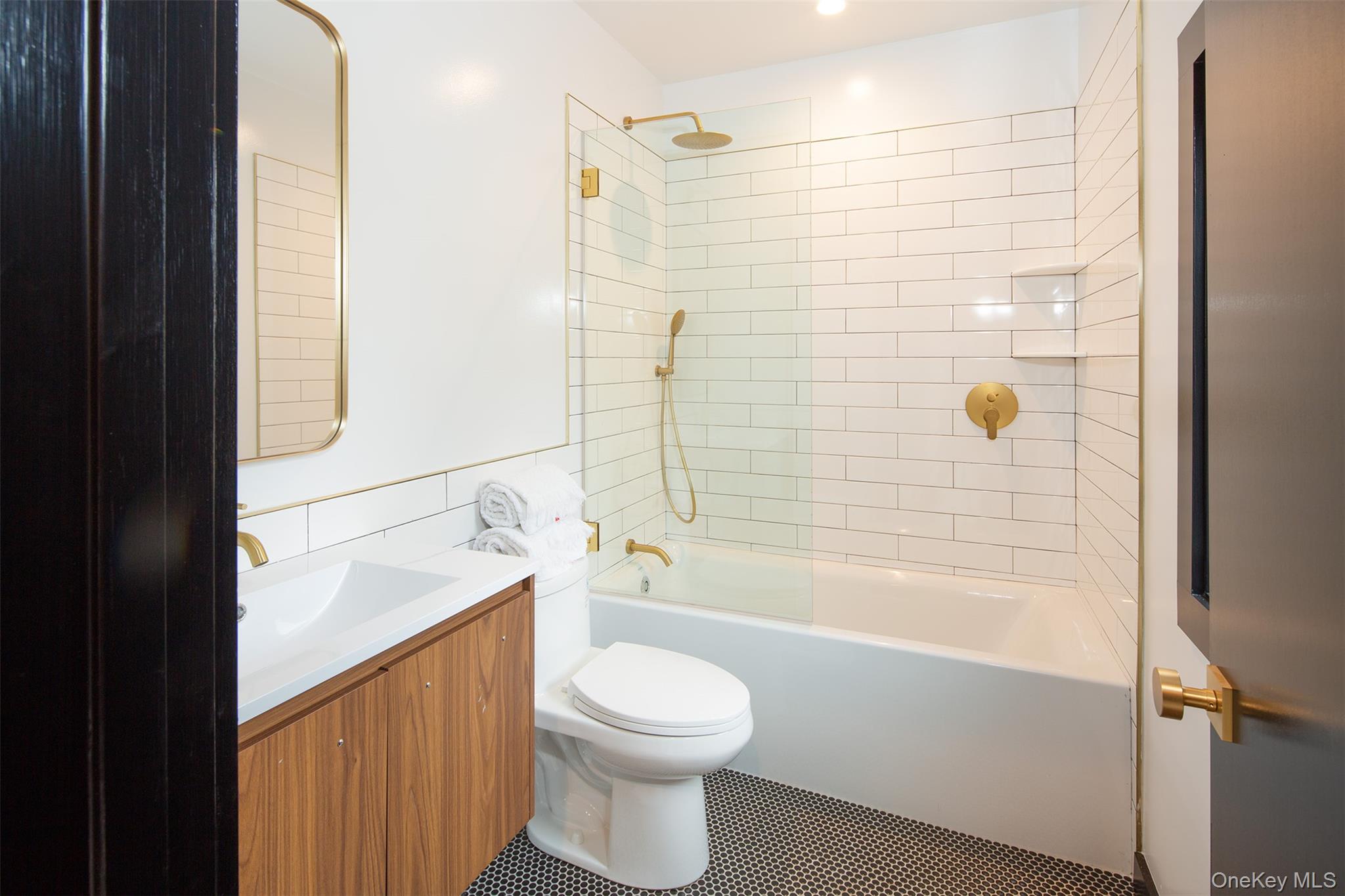 5 Tepee Street, Hampton Bays, NY 11946