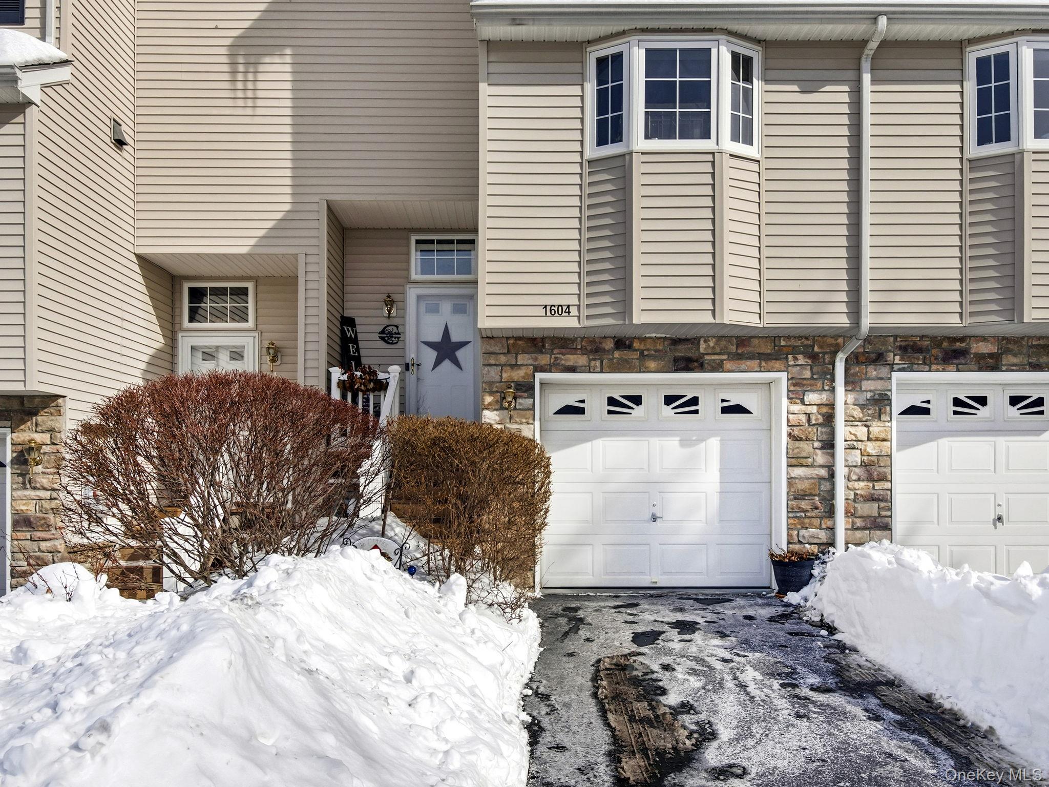 1604 Pondview Loop, Wappingers Falls, NY 12590