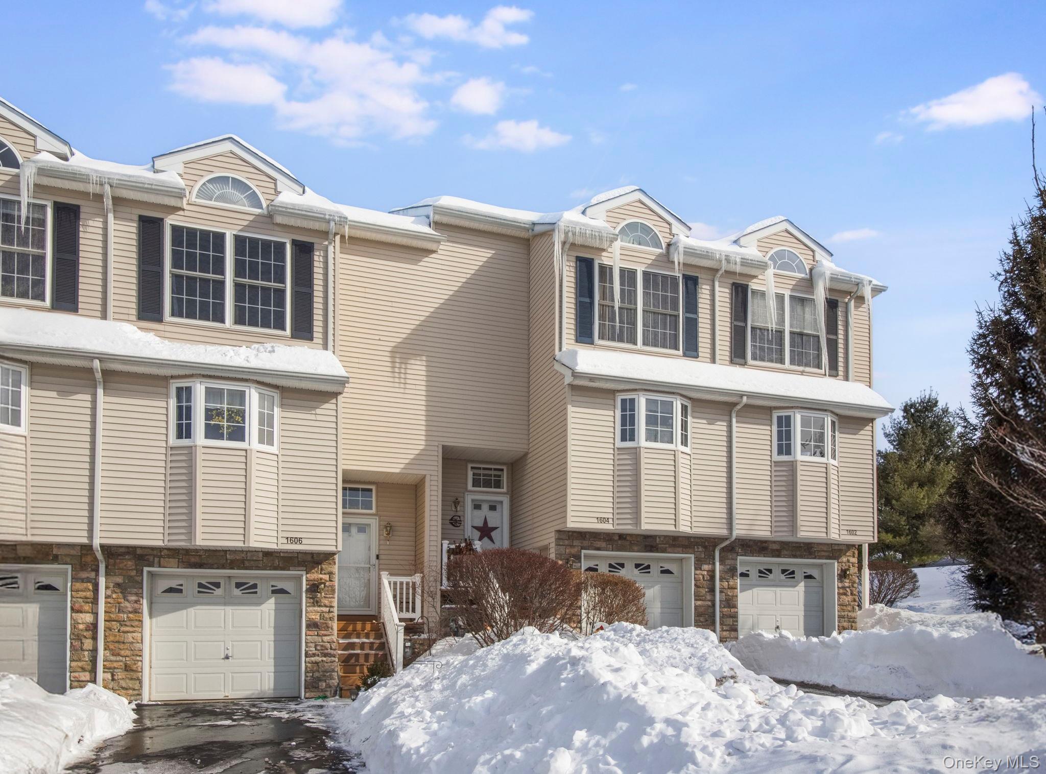 1604 Pondview Loop, Wappingers Falls, NY 12590