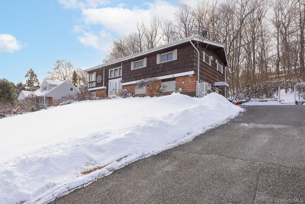 75 Tennyson Drive, Nanuet, NY 10954