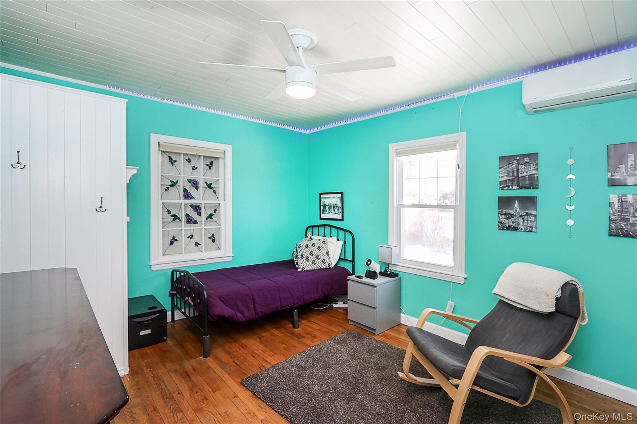 58 Elm Court, New Hyde Park, NY 11040