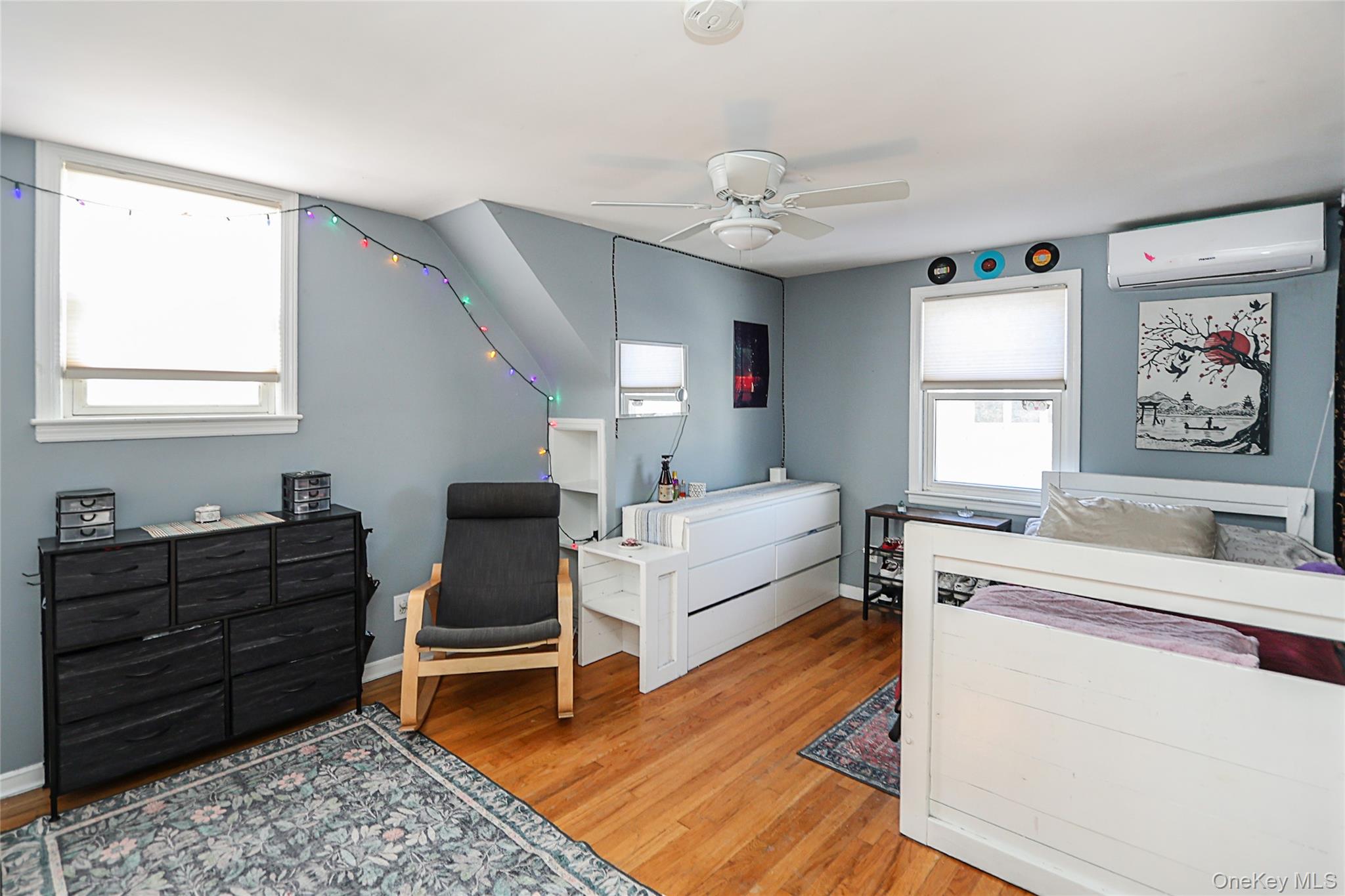 58 Elm Court, New Hyde Park, NY 11040