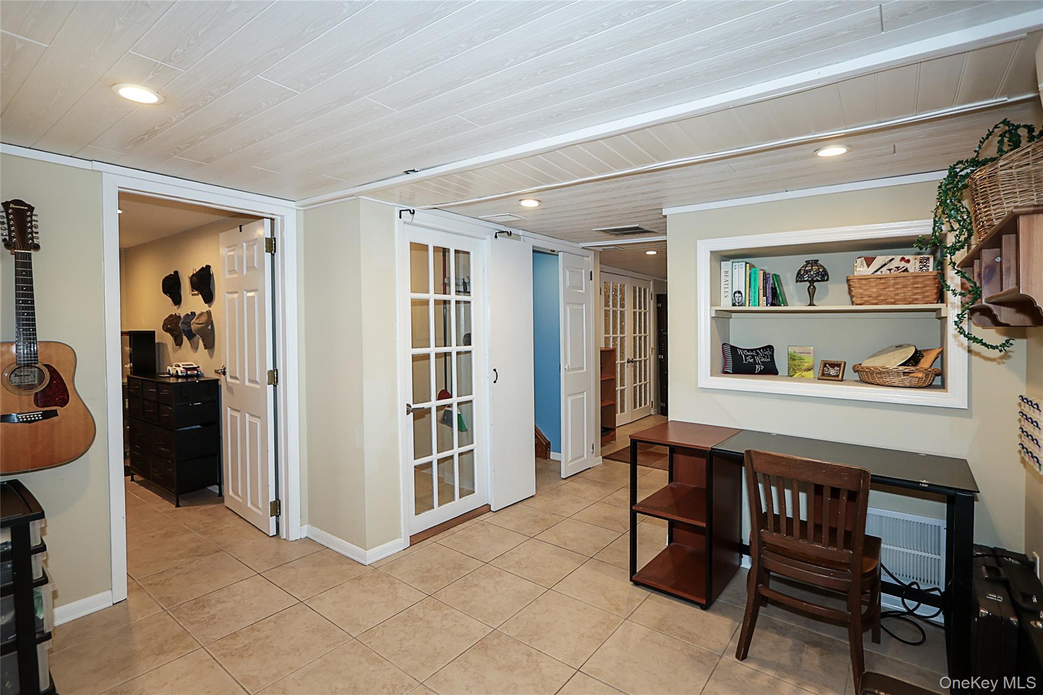 58 Elm Court, New Hyde Park, NY 11040