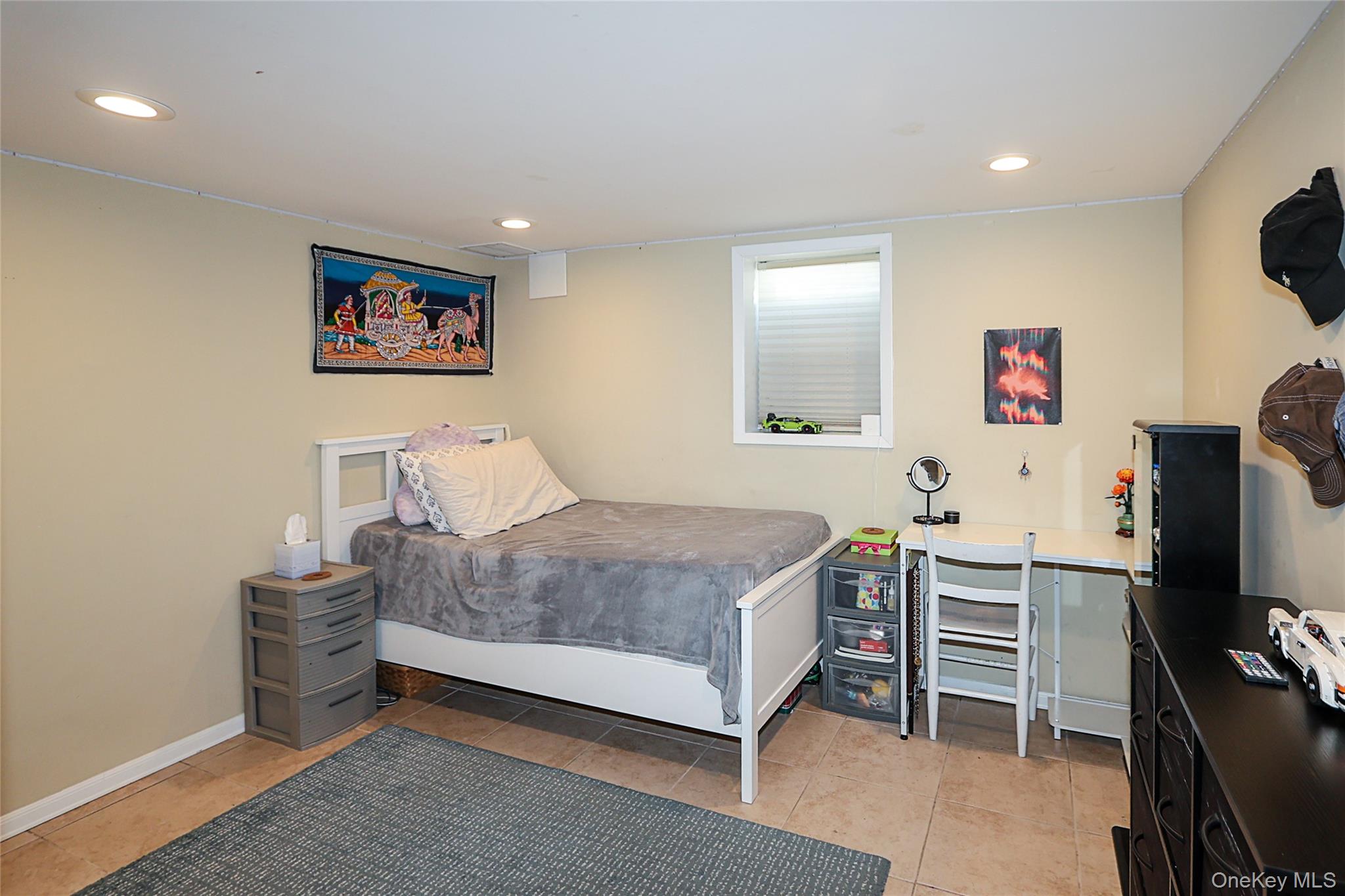 58 Elm Court, New Hyde Park, NY 11040