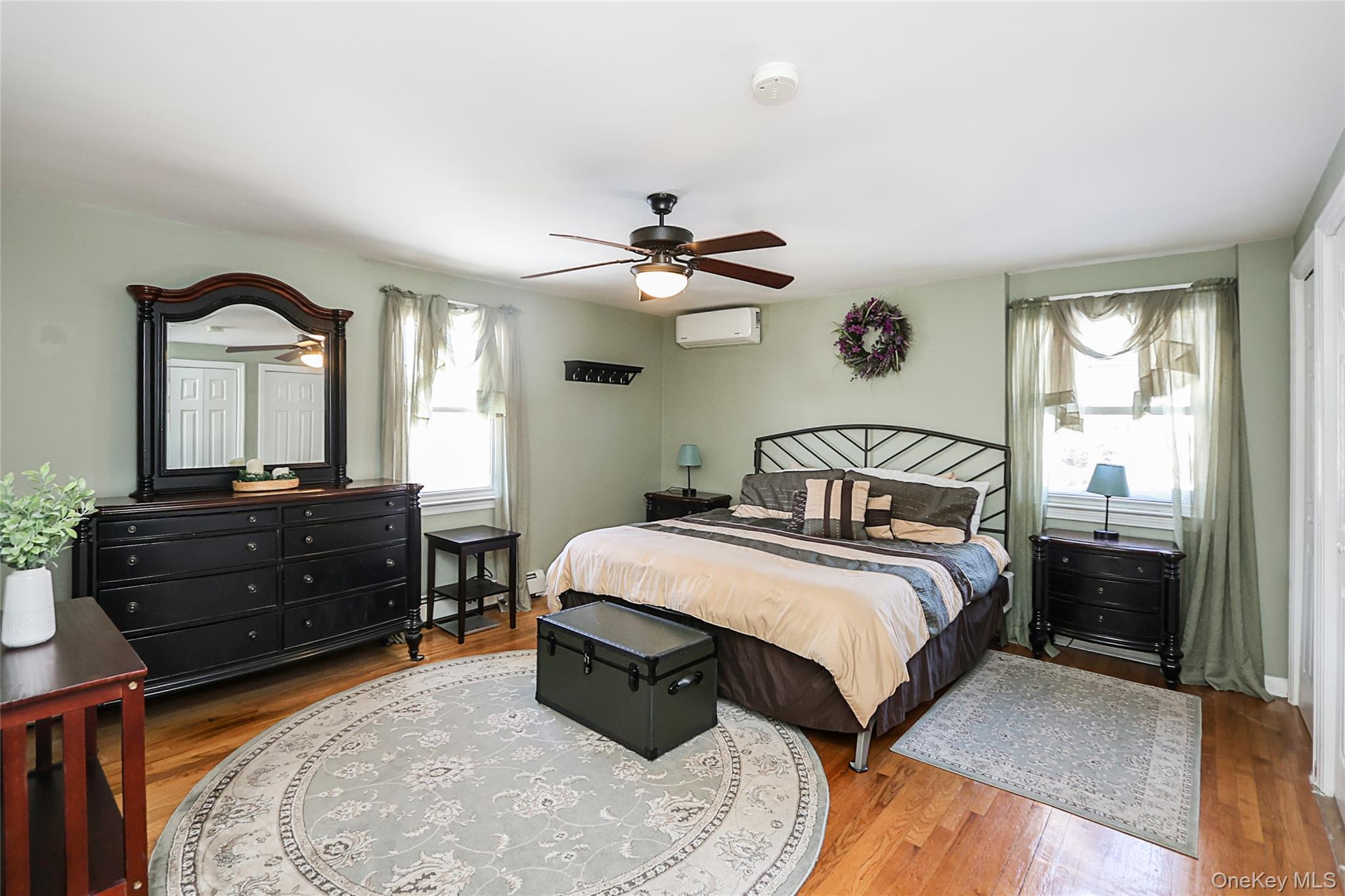 58 Elm Court, New Hyde Park, NY 11040