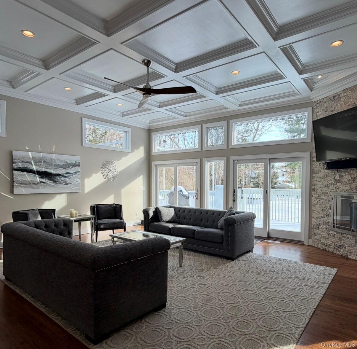 10 Skyes Neck Court, East Quogue, NY 11942