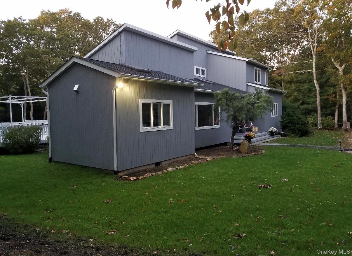 10 Skyes Neck Court, East Quogue, NY 11942