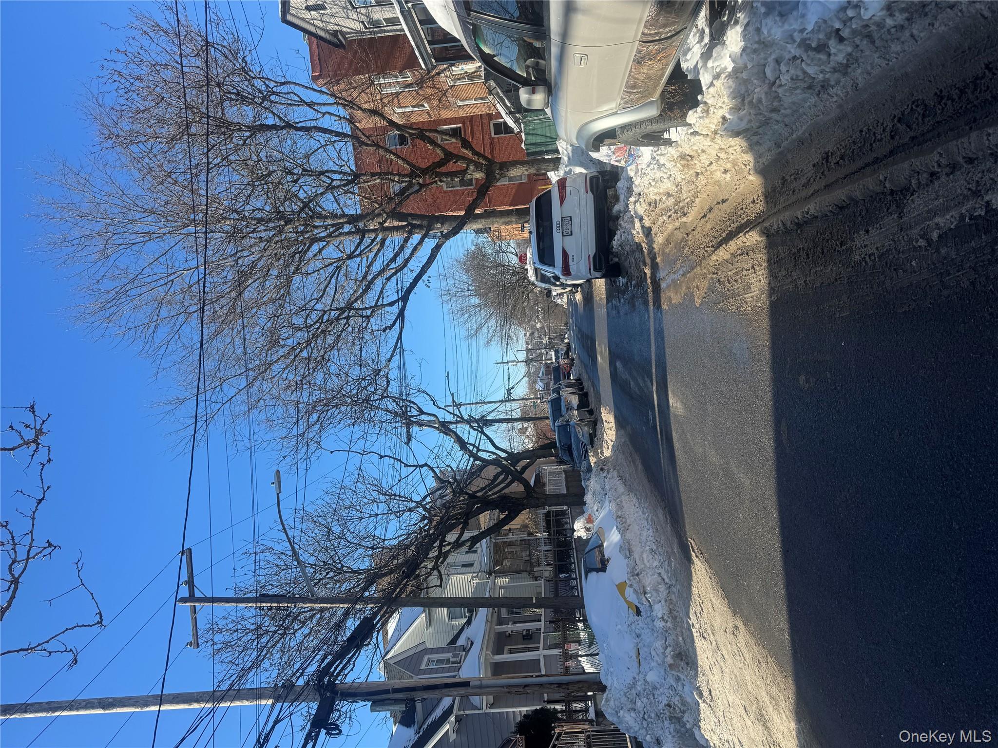 690 E 240th Street, Bronx, NY 10470