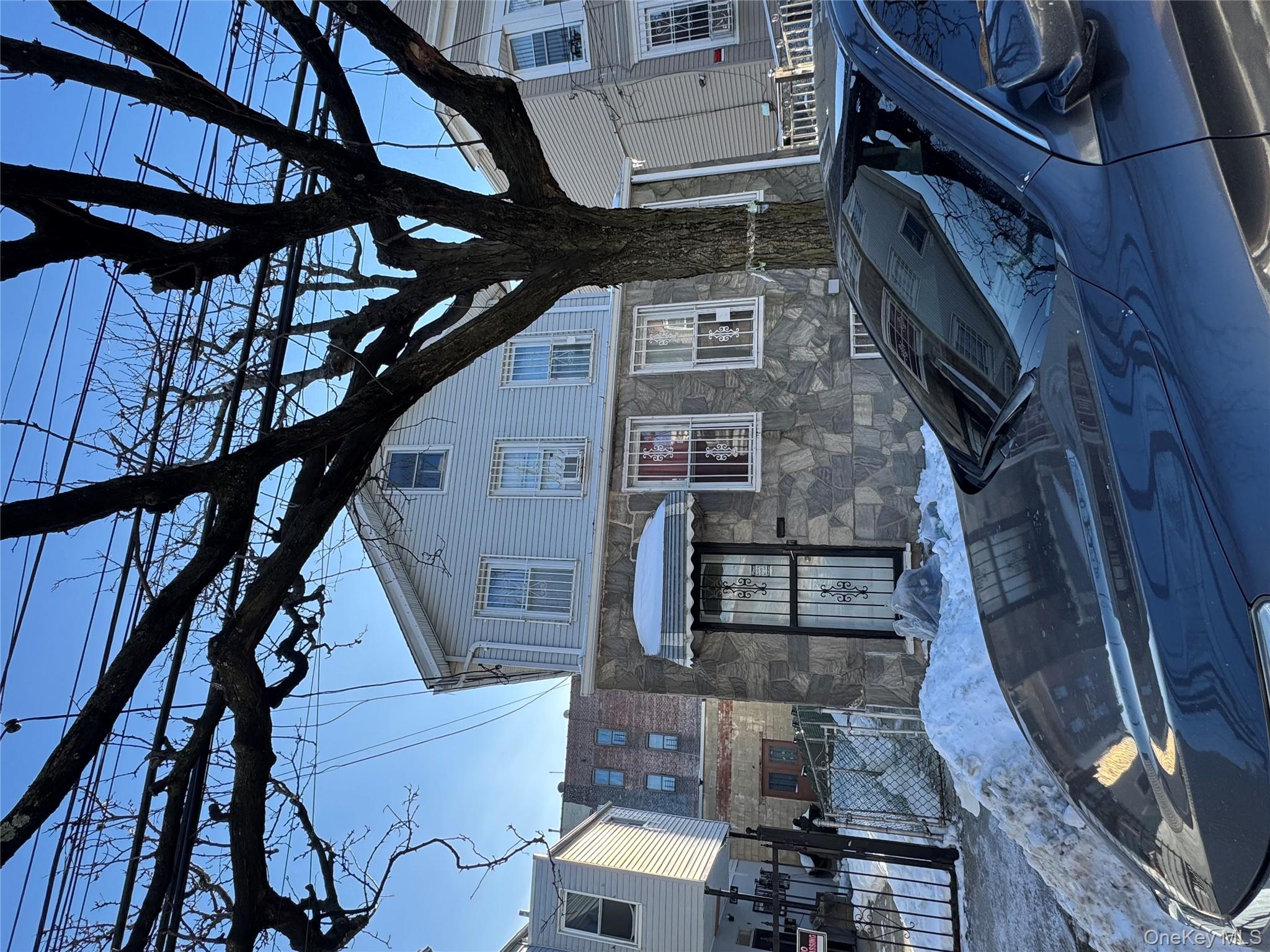 690 E 240th Street, Bronx, NY 10470