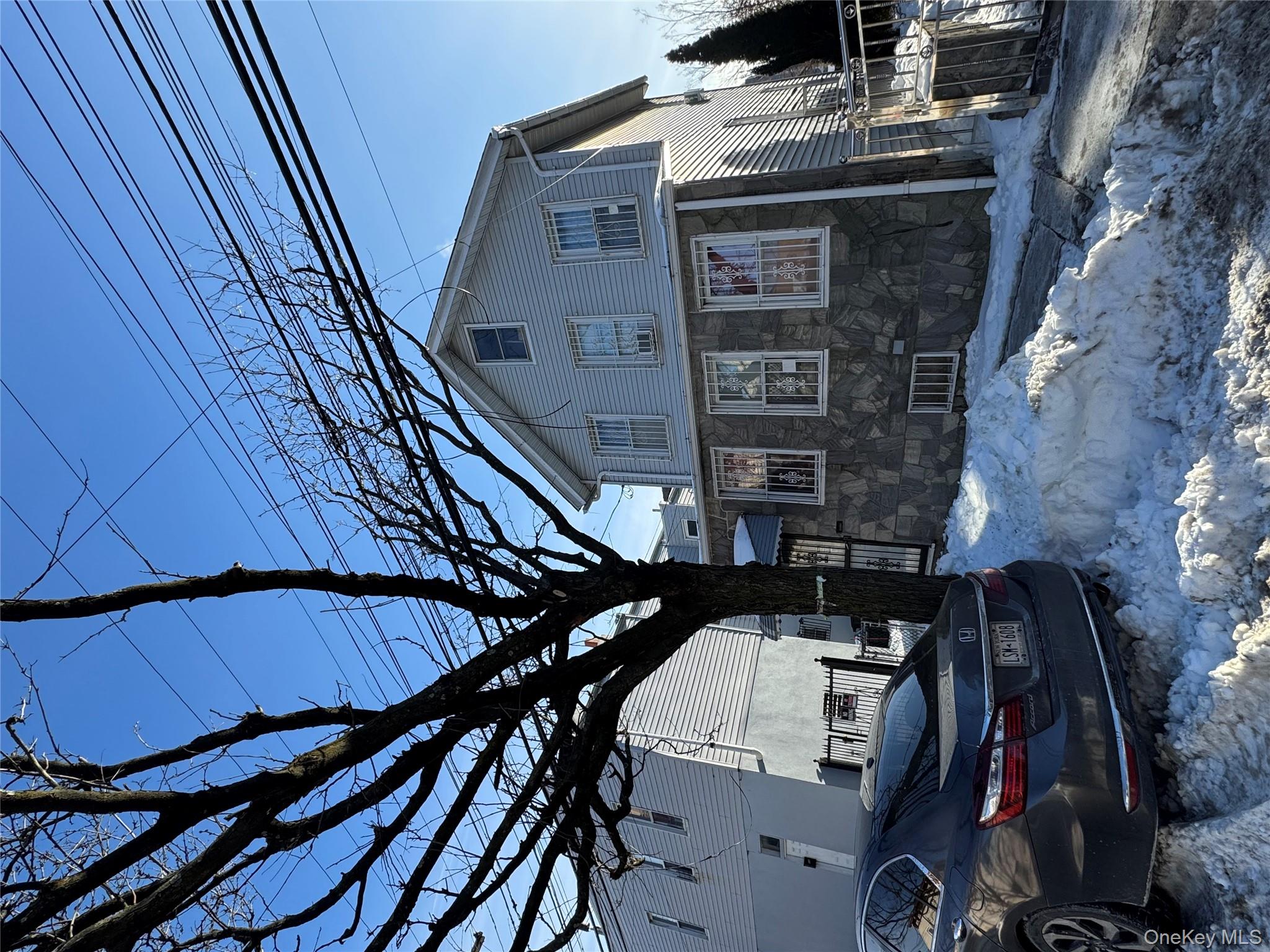 690 E 240th Street, Bronx, NY 10470