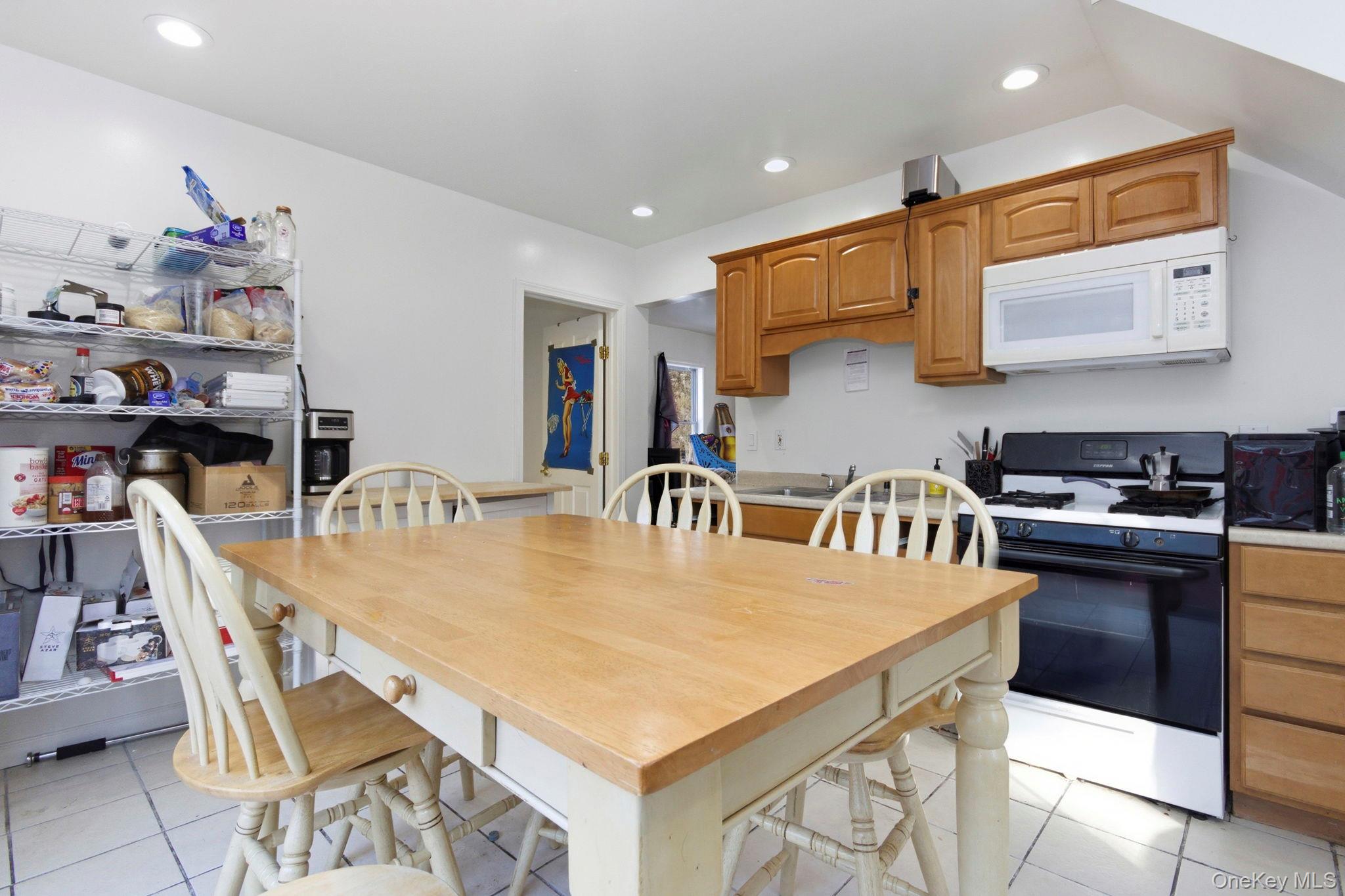 85 Sunset Avenue, Poughkeepsie, NY 12601