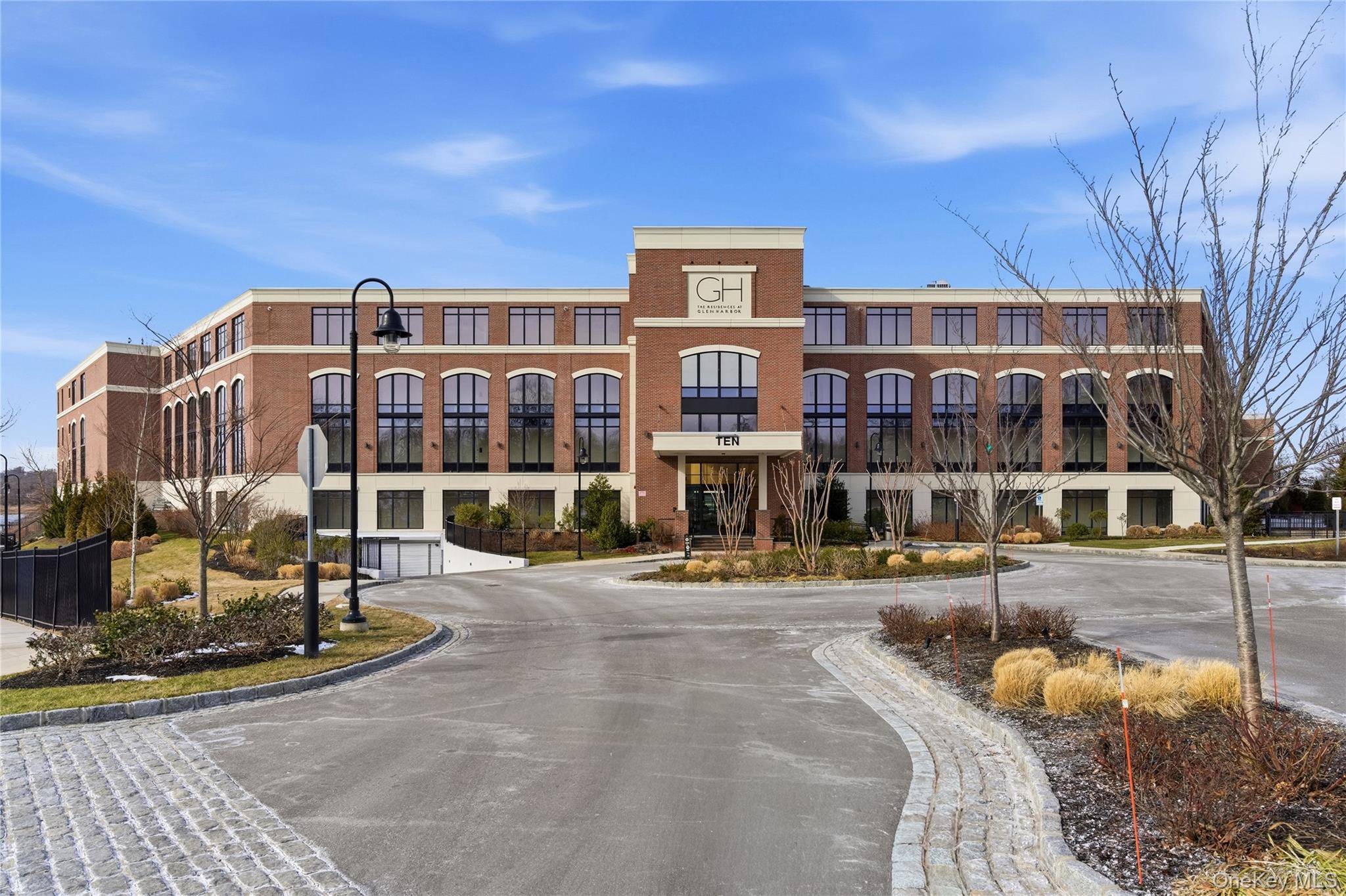 10 Shore Road # 300, Glenwood Landing, NY 11547