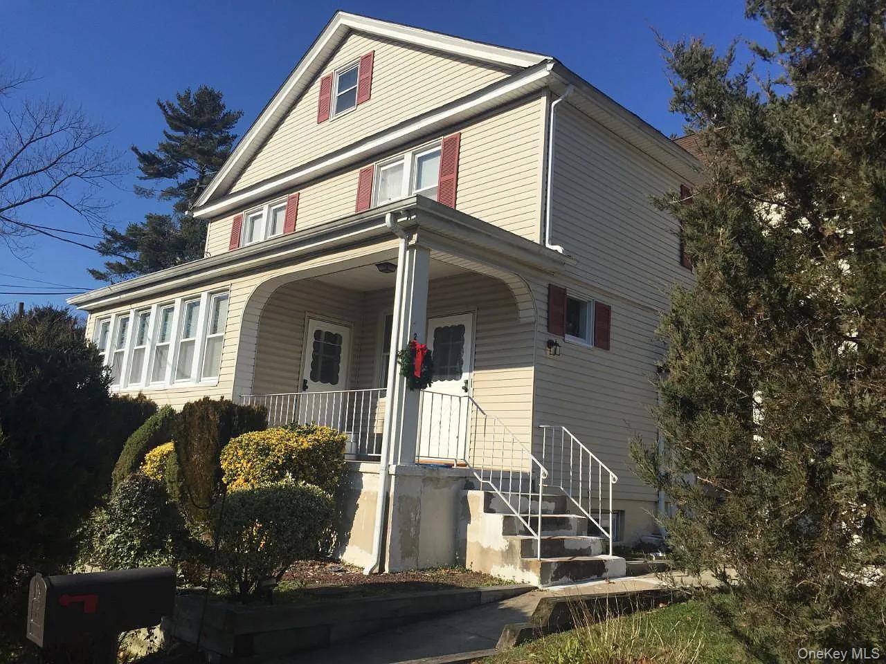 2 Elm Street, Glen Head, NY 11545