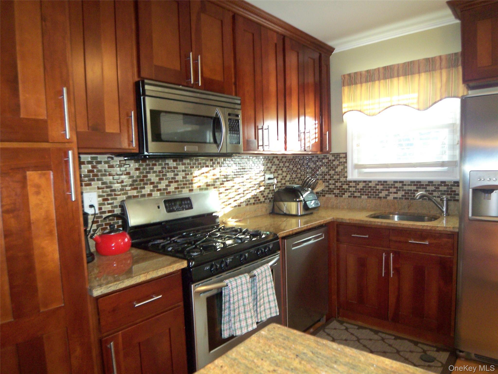 40 Harding Parkway, Mount Vernon, NY 10552