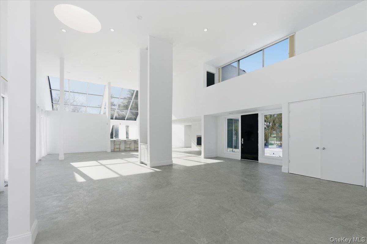 454 E Shore Road, Great Neck, NY 11024