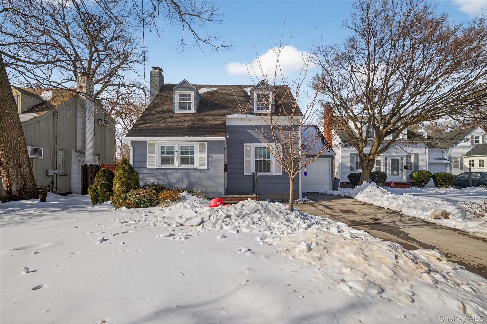 29 Babylon Turnpike, Merrick, NY 11566