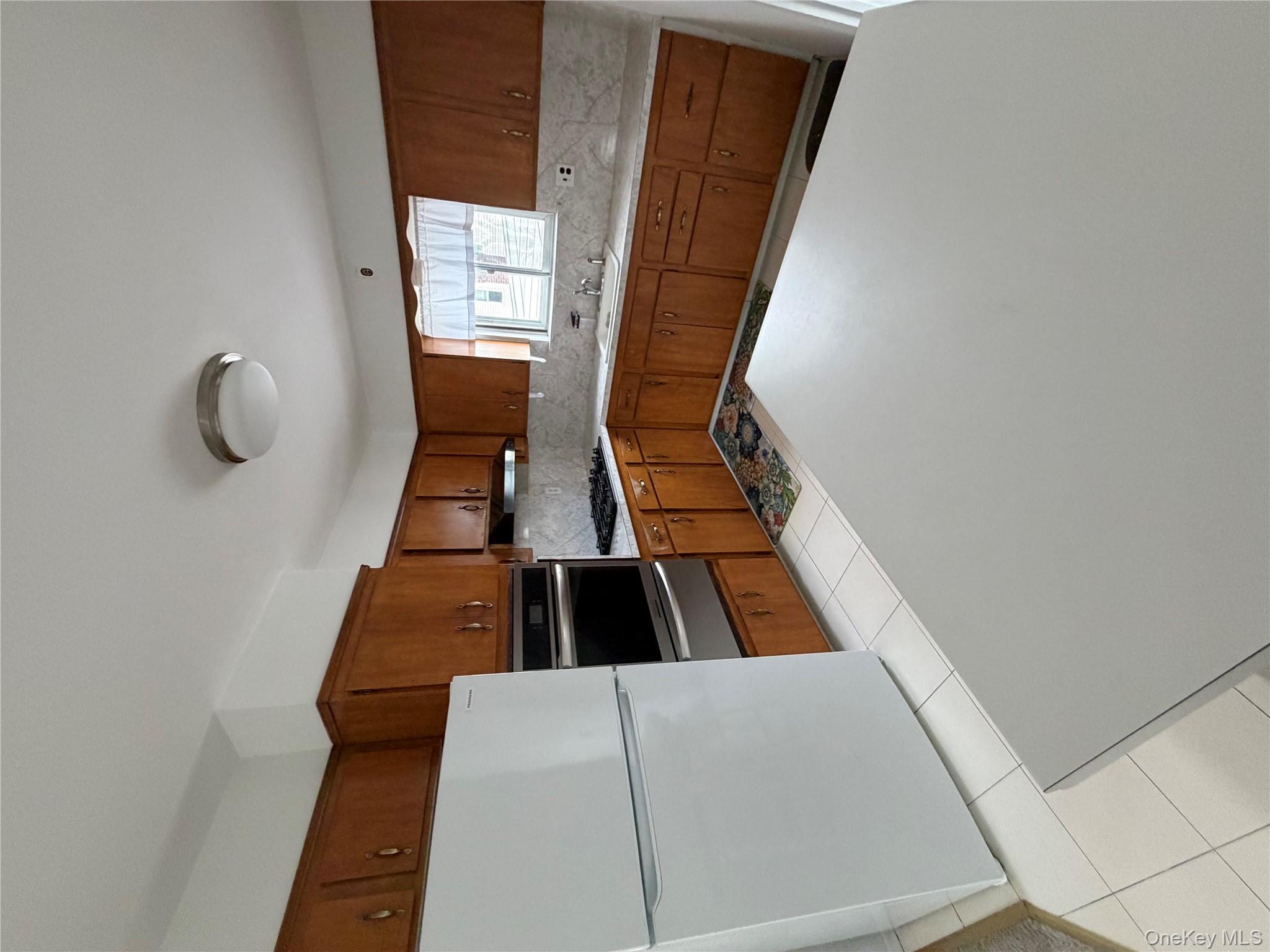 194 Quebec Road, Island Park, NY 11558