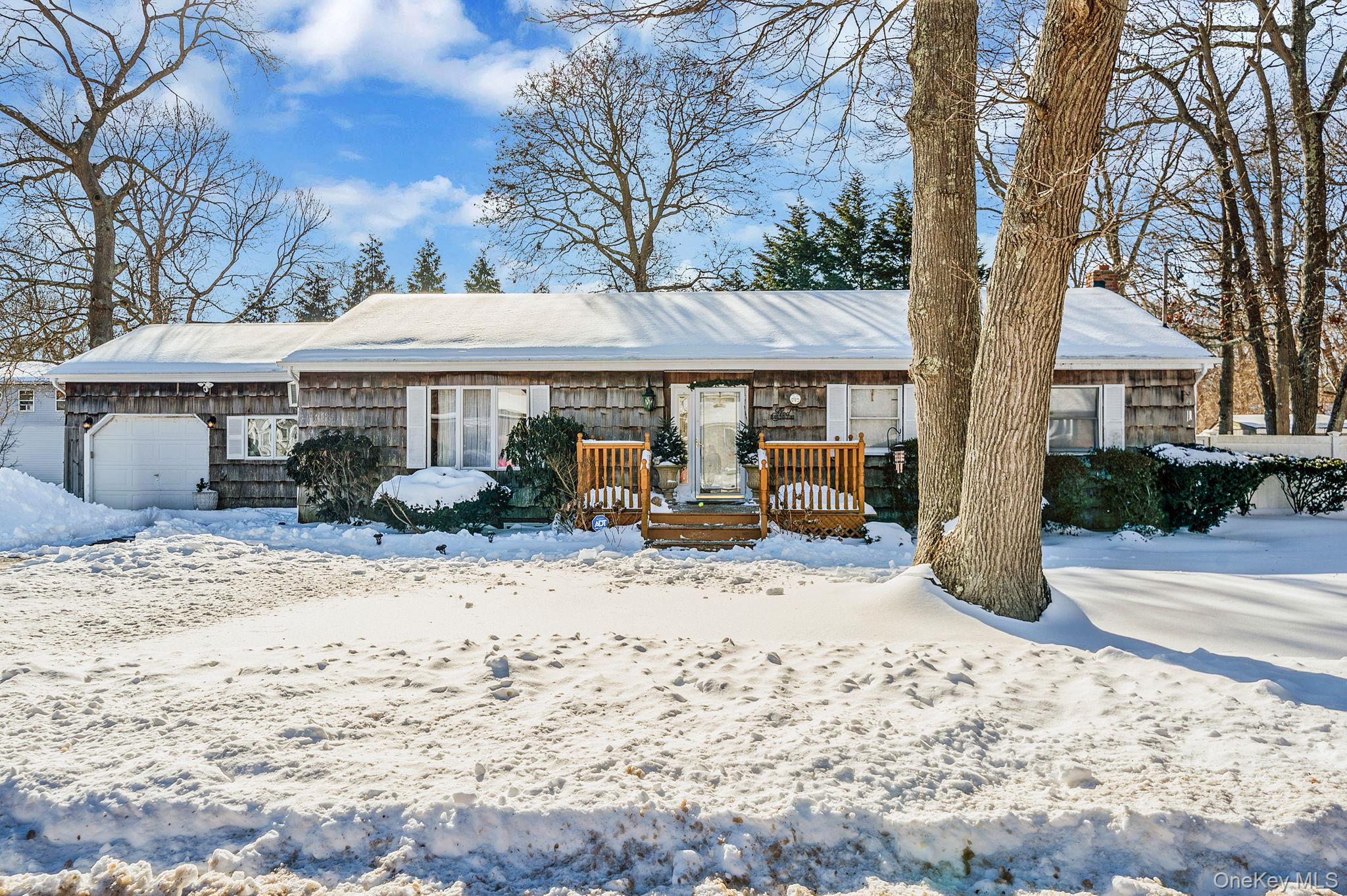 118 Moriches Avenue, Mastic, NY 11950