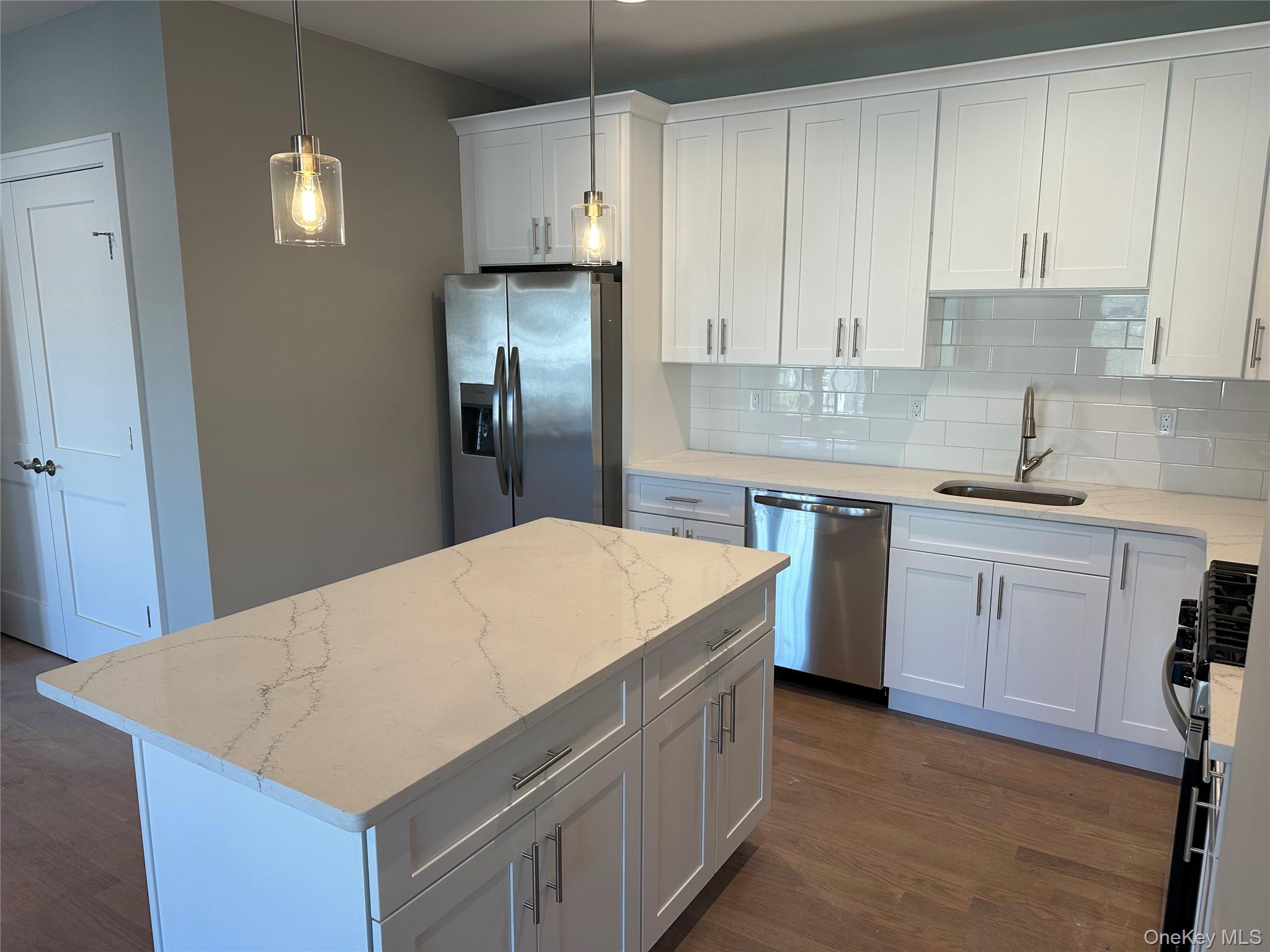 400 Oak Street, Copiague, NY 11726