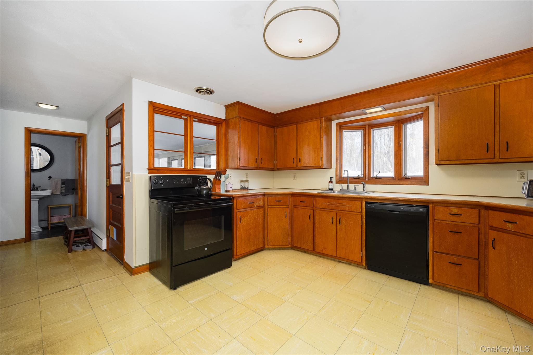 29 McAllister Drive, Pleasant Valley, NY 12569