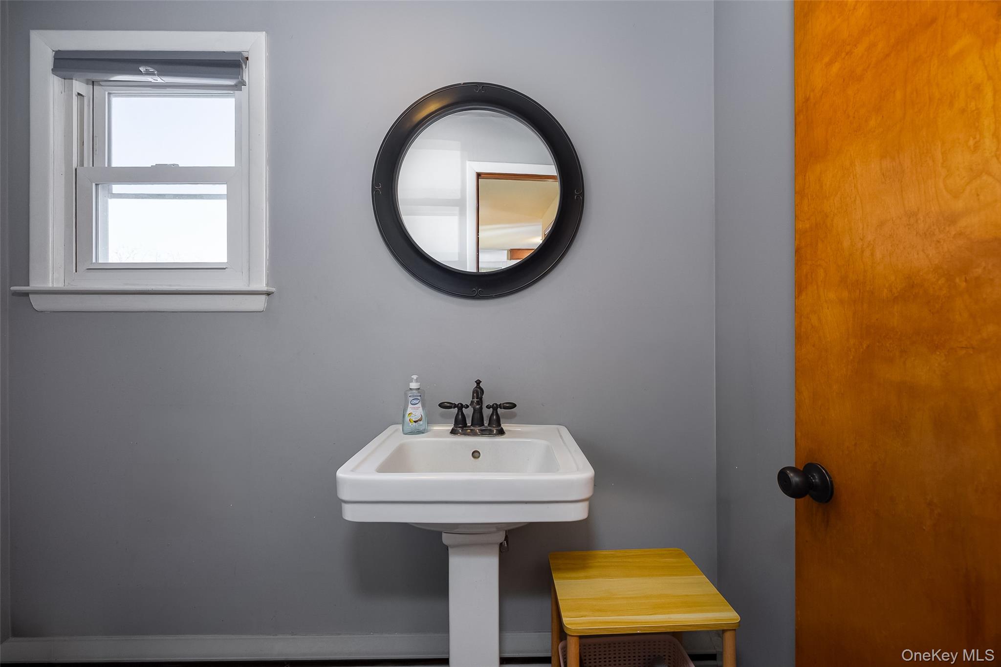 29 McAllister Drive, Pleasant Valley, NY 12569