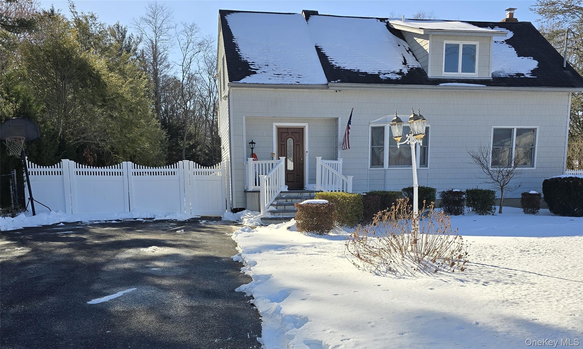 142 Jamaica Avenue, Medford, NY 11763