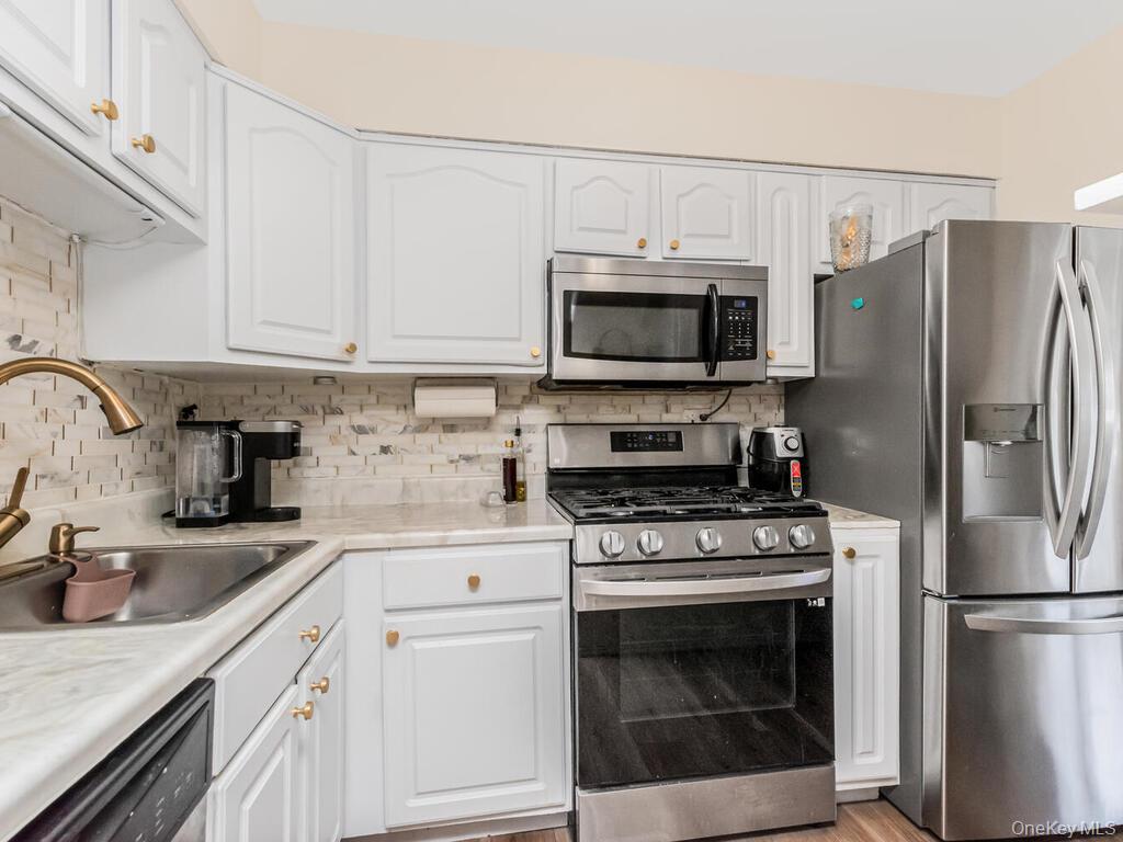 380 N Broadway # C4, Yonkers, NY 10701