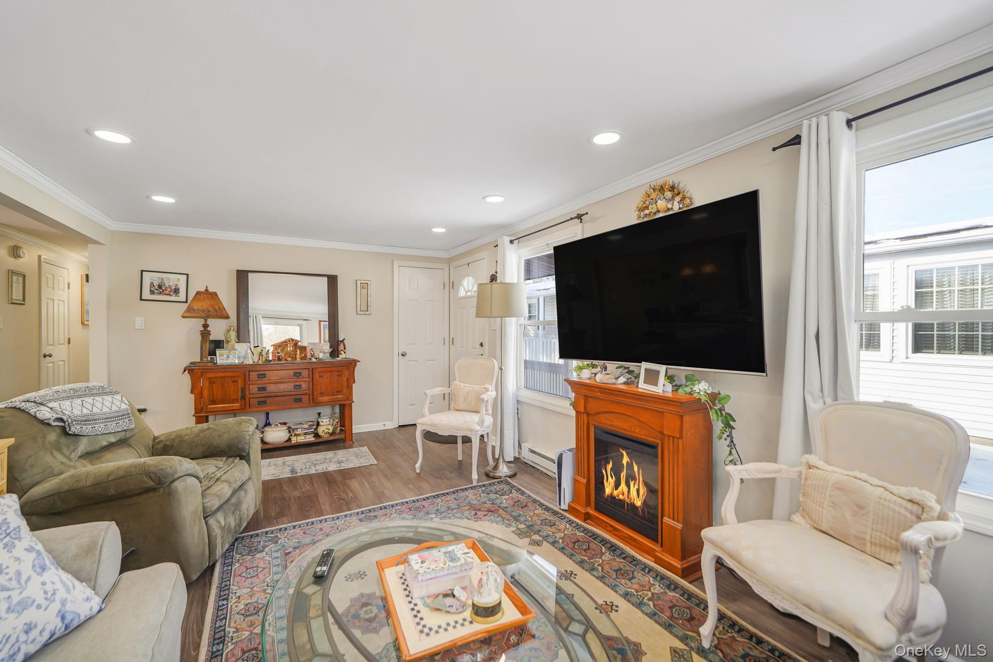 126 Village Circle W, Manorville, NY 11949