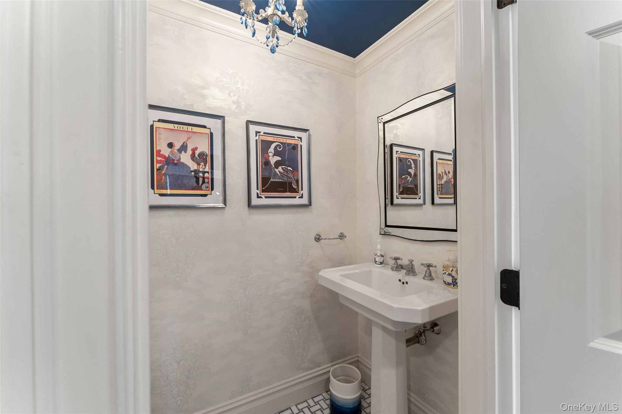 7 Lenox Place, Scarsdale, NY 10583