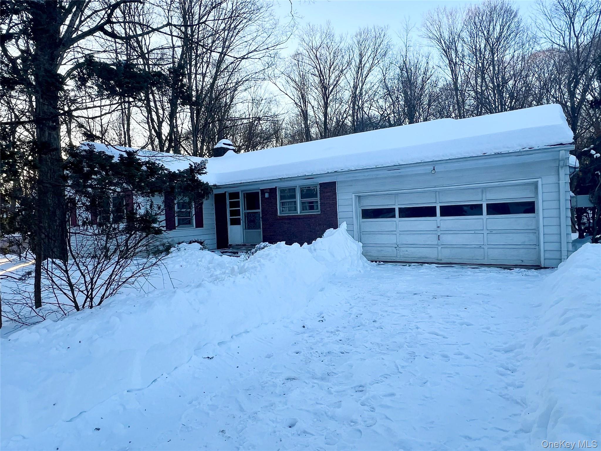 35 Sandi Drive, Poughkeepsie, NY 12603