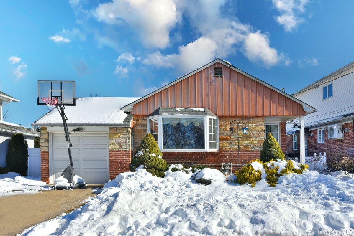 148 Simonson Road, Mineola, NY 11501