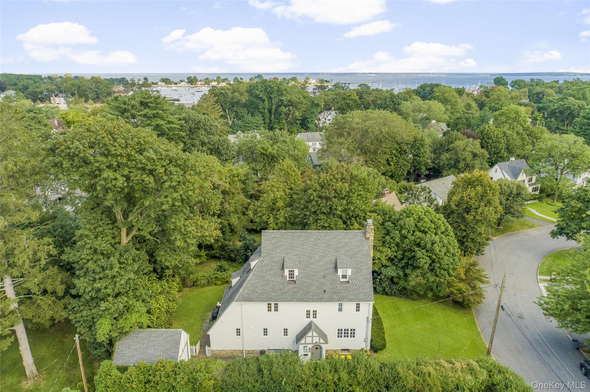 23 Lyons Place, Larchmont, NY 10538